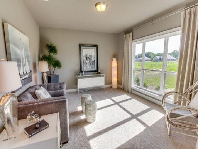 HILLWOOD ESTATES. - Residential