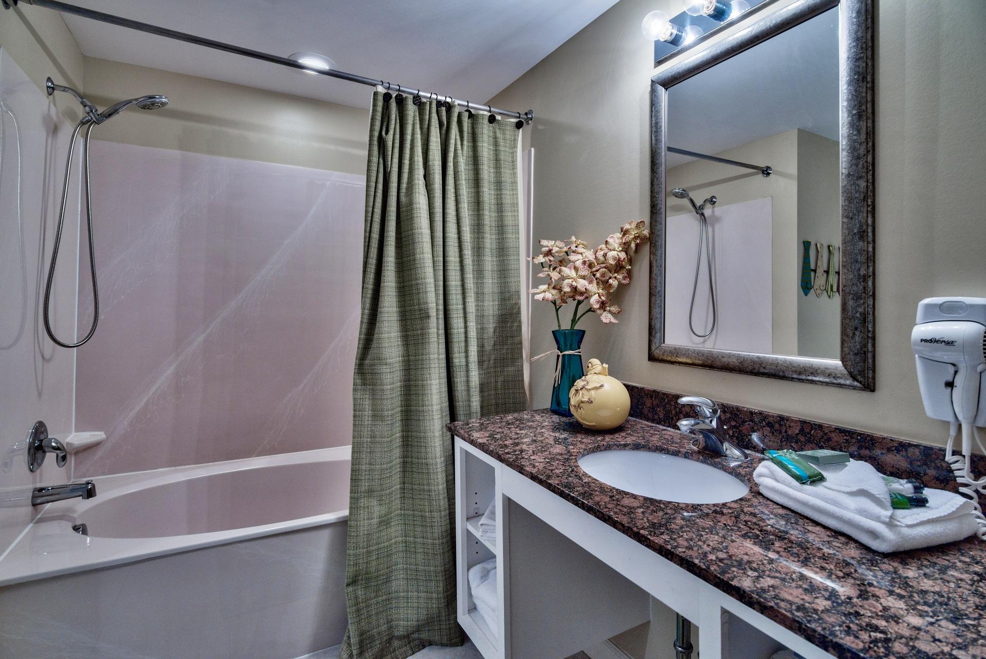 SPLASH CONDO - Residential