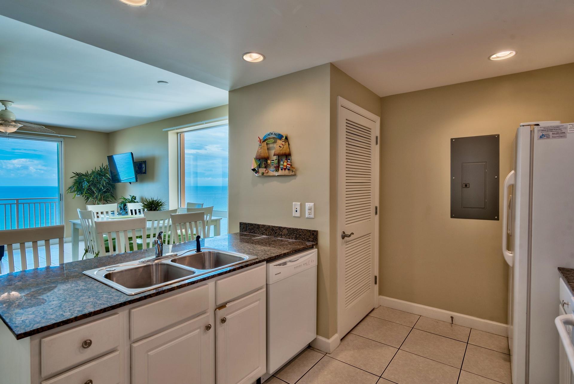 SPLASH CONDO - Residential