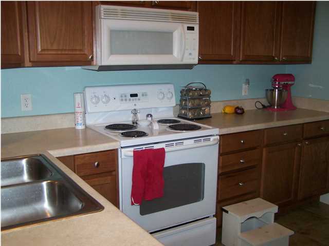 SHAY LIN TOWNHOMES - Residential