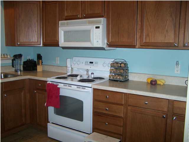 SHAY LIN TOWNHOMES - Residential