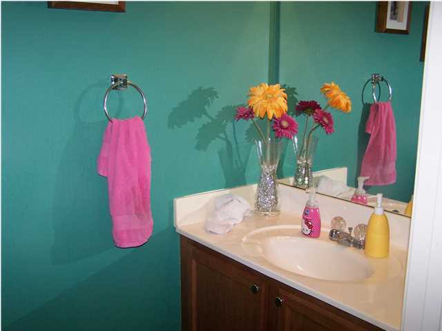 SHAY LIN TOWNHOMES - Residential