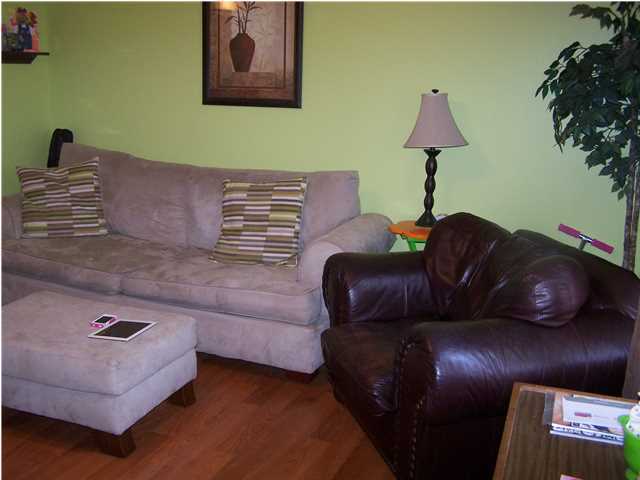 SHAY LIN TOWNHOMES - Residential