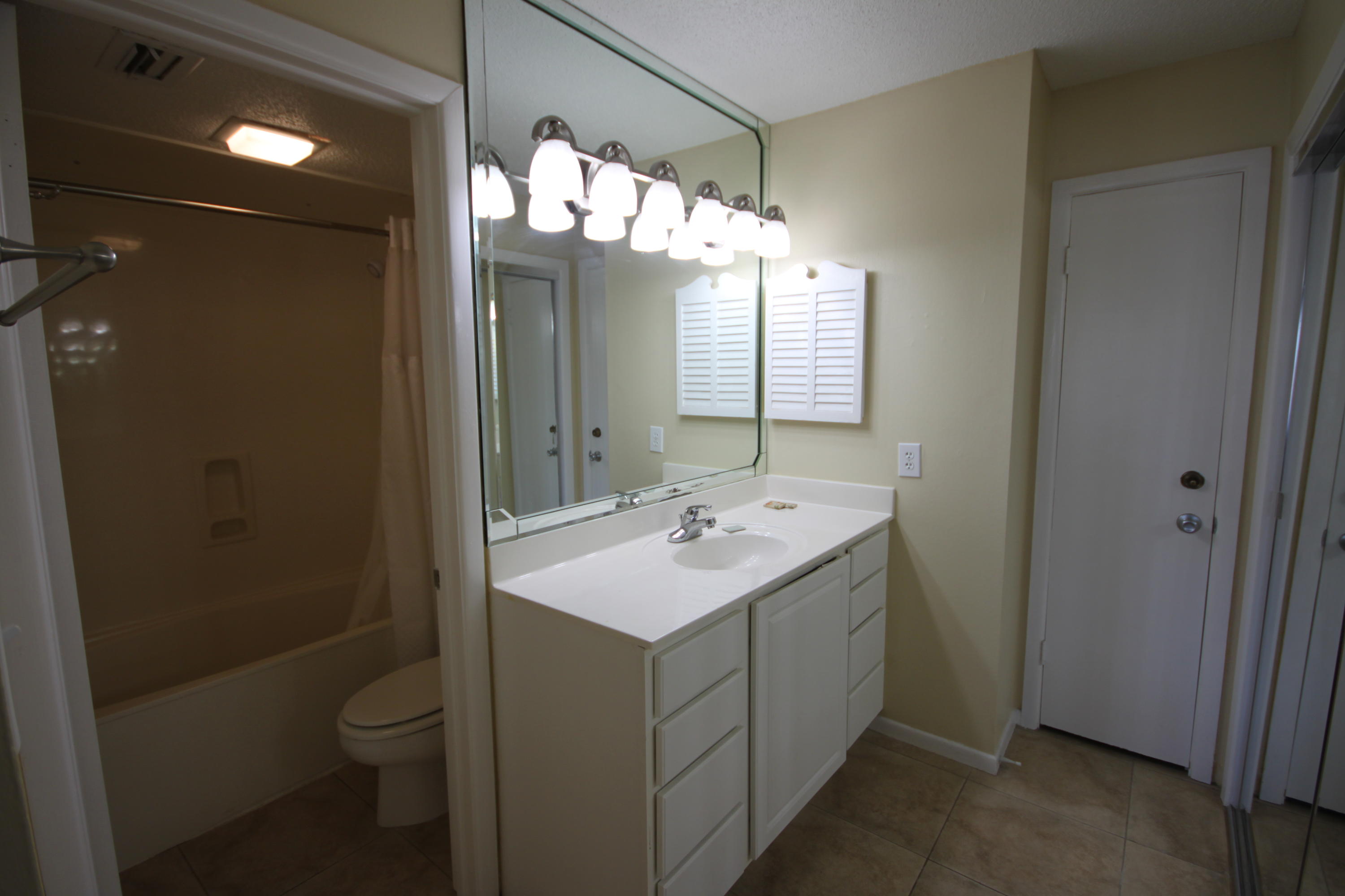 EL MATADOR CONDO - Residential