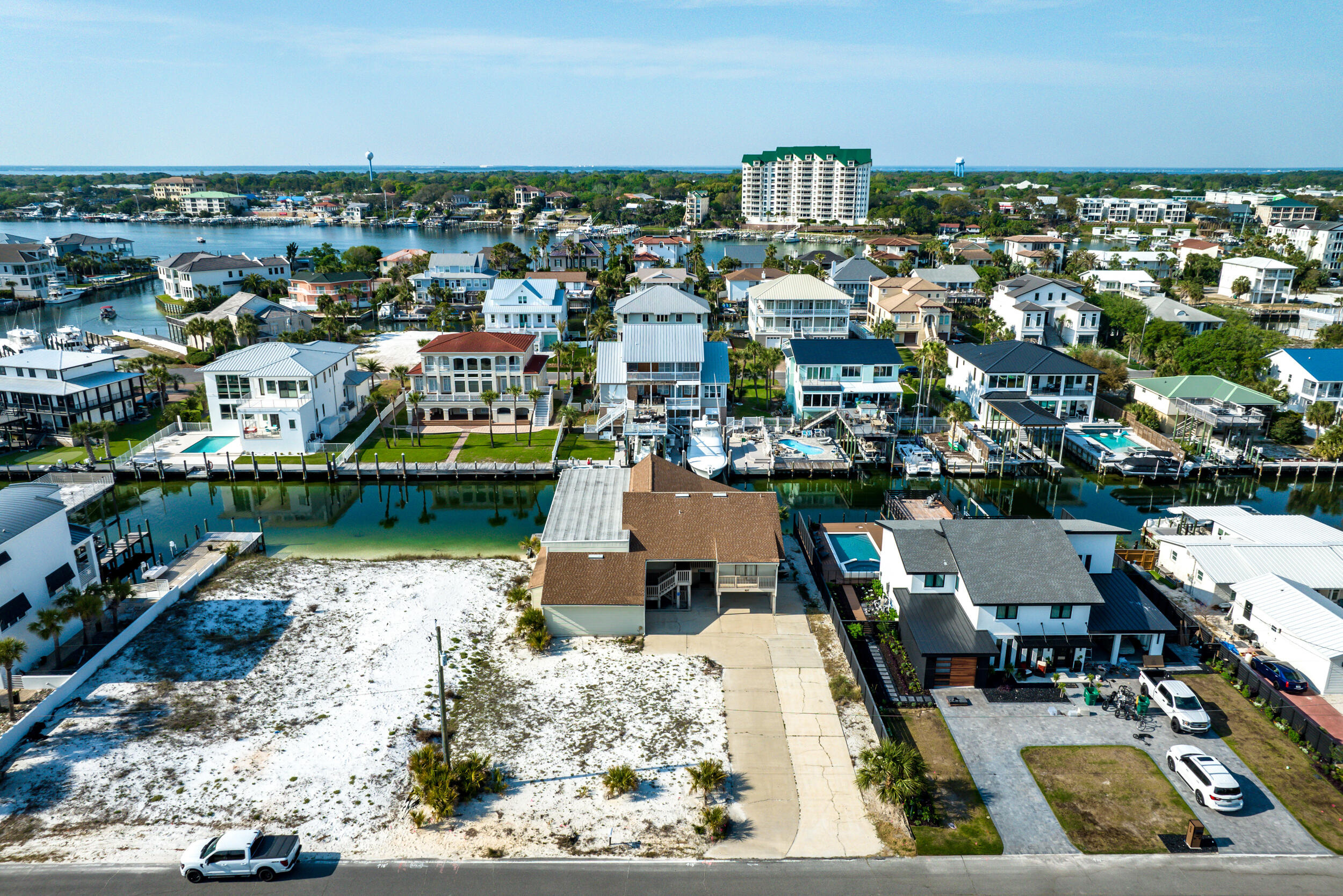 HOLIDAY ISLE - Residential