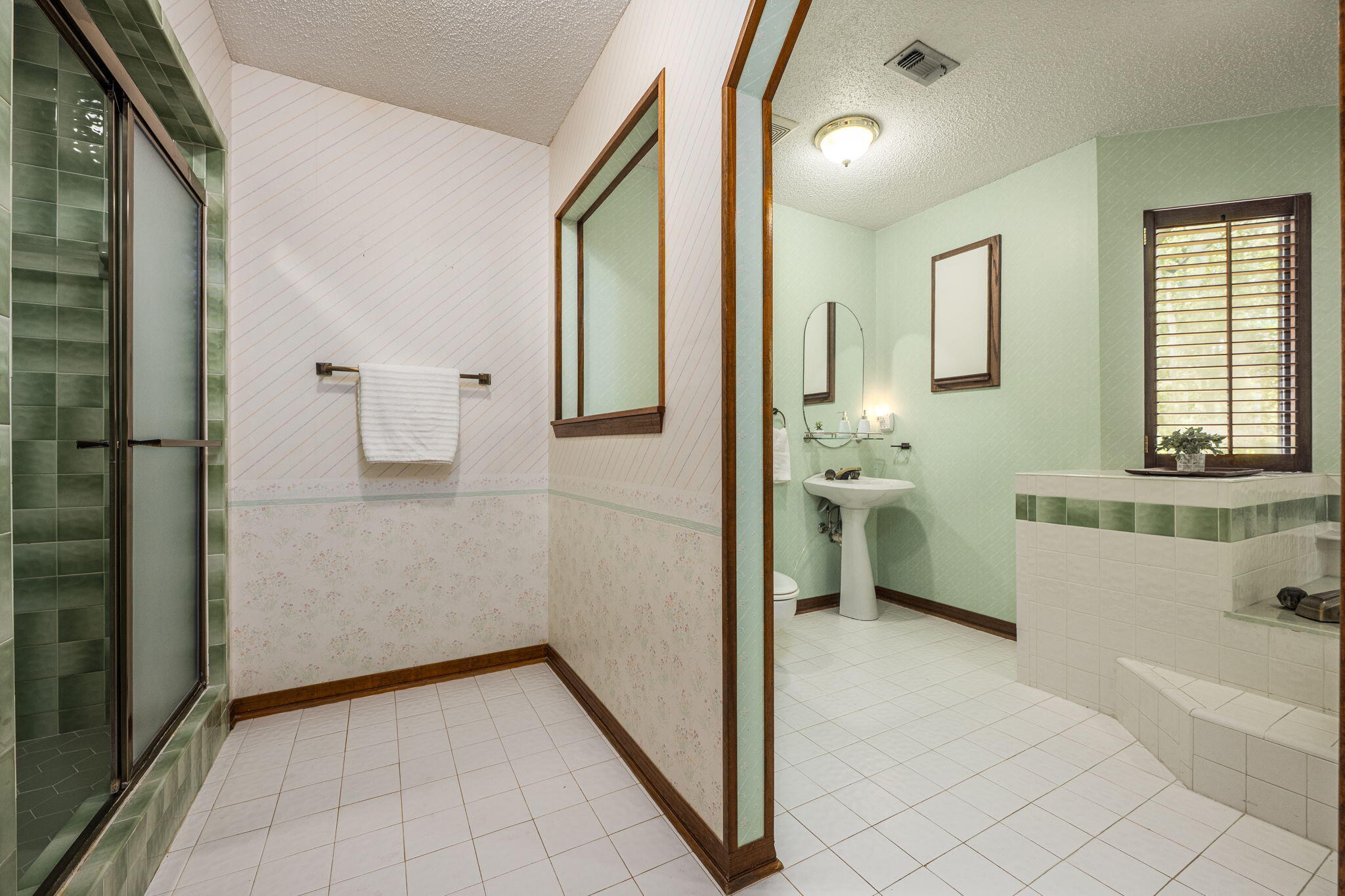 ROCKY BAYOU ESTATES 04 - Residential