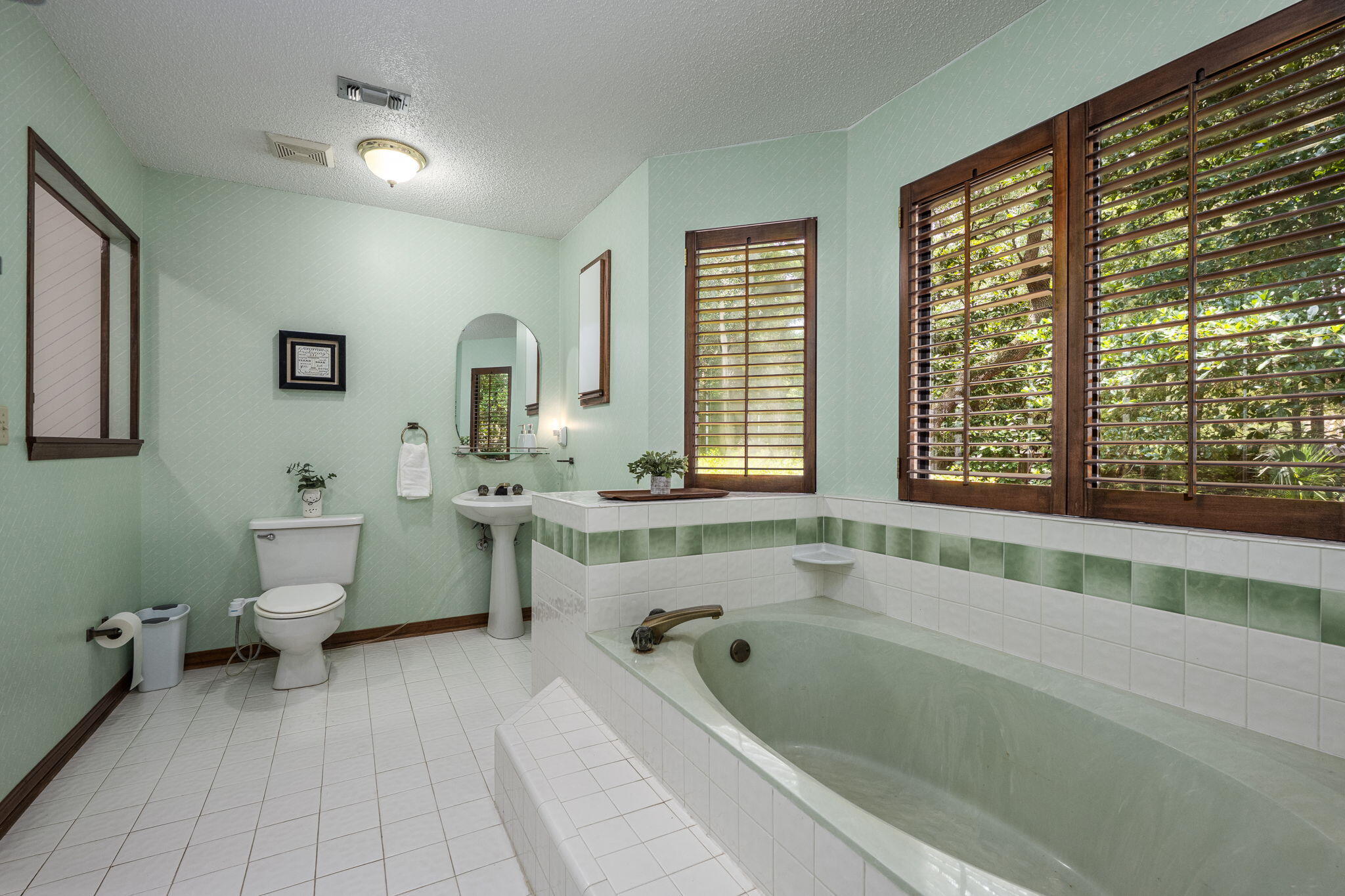 ROCKY BAYOU ESTATES 04 - Residential