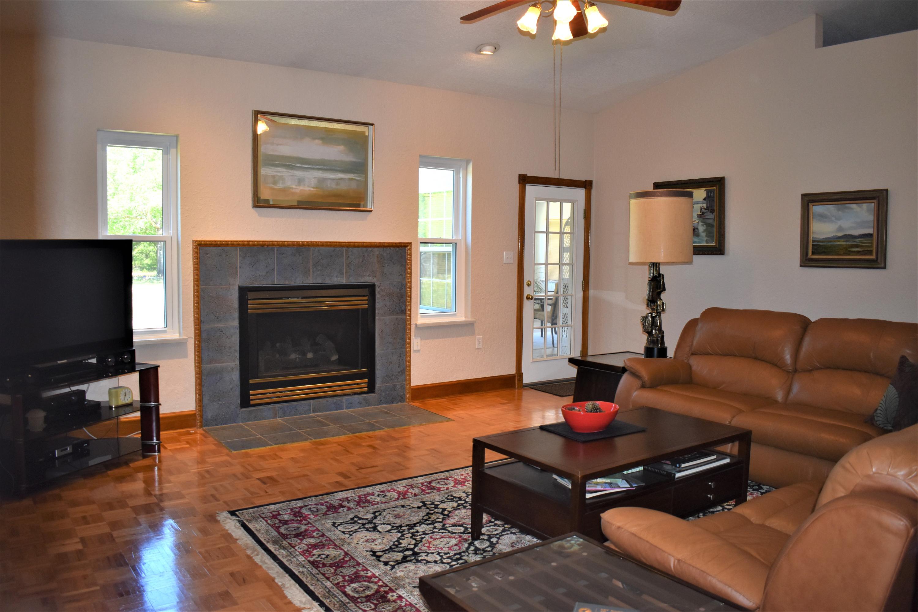 NO RECORDED SUBDIVISION - Residential