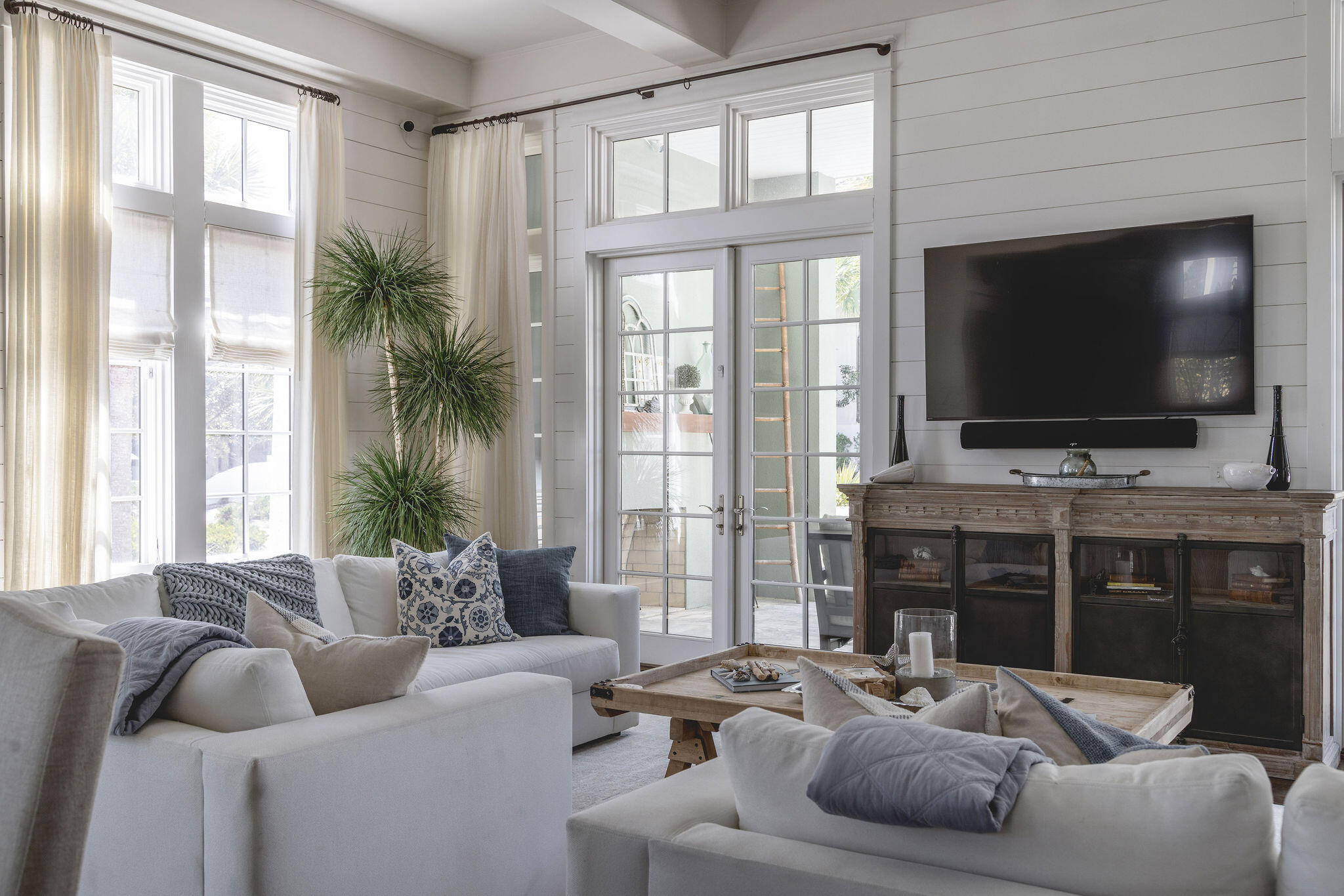 RETREAT THE - Residential