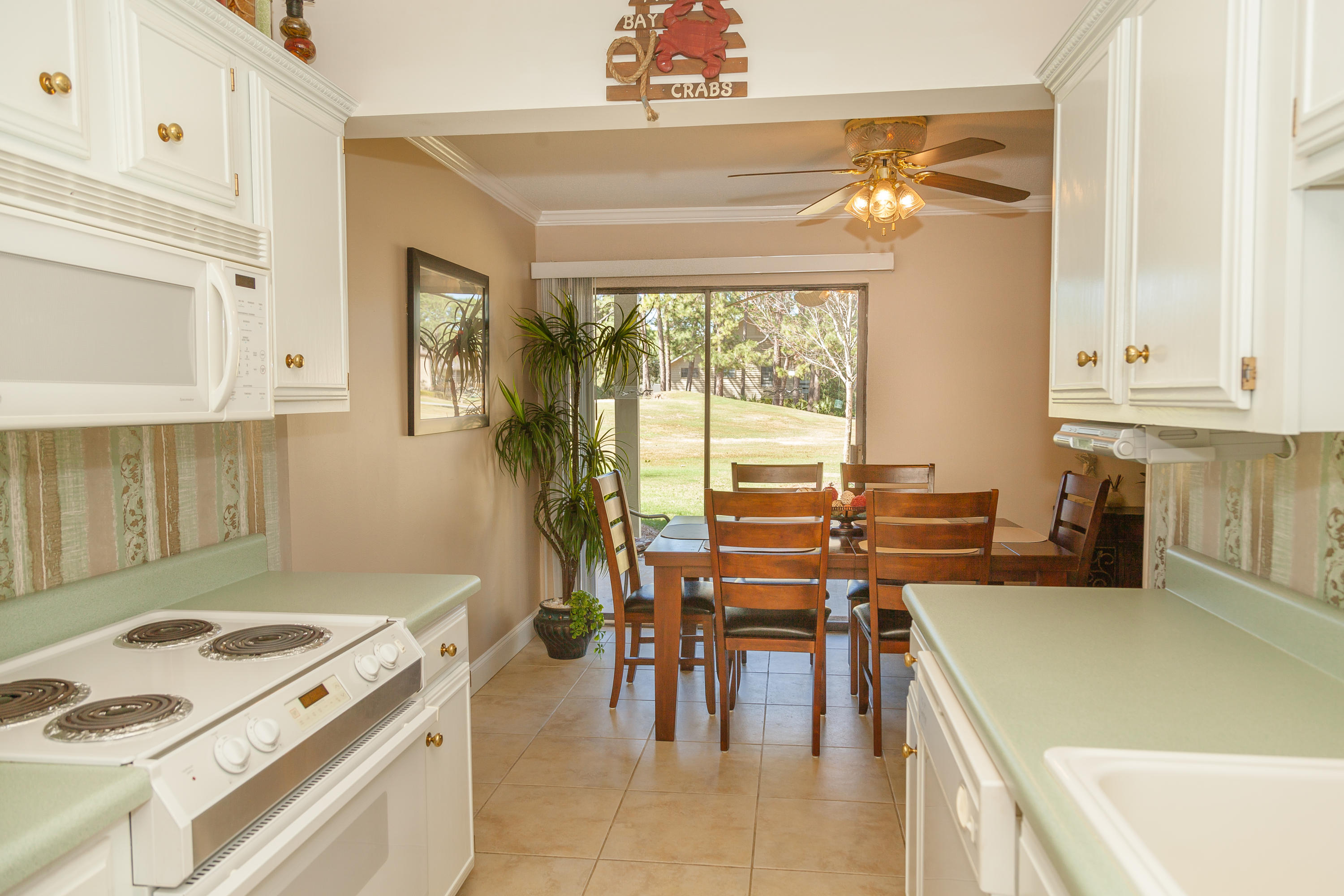 Very desirable bottom unit that has never been rented or smoked in the unit.. ready to show