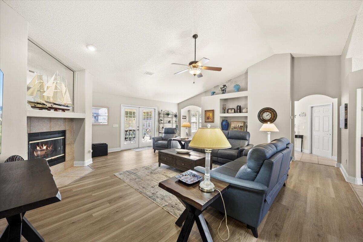 WOODLAWN HEIGHTS - Residential