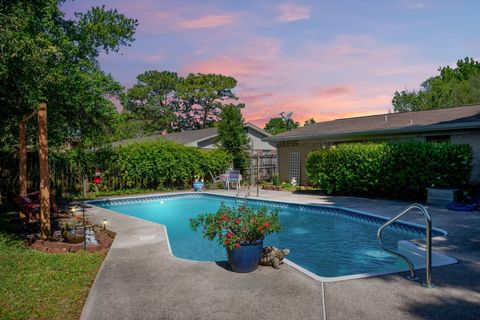 A home in Fort Walton Beach