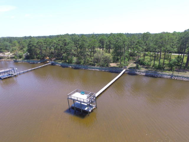 SECLUSION BAY - Land