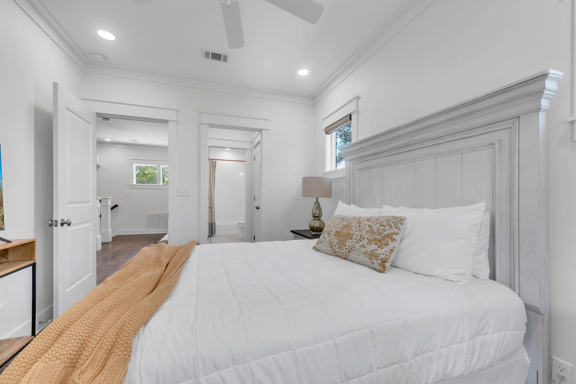 FOREST LAKES - Residential
