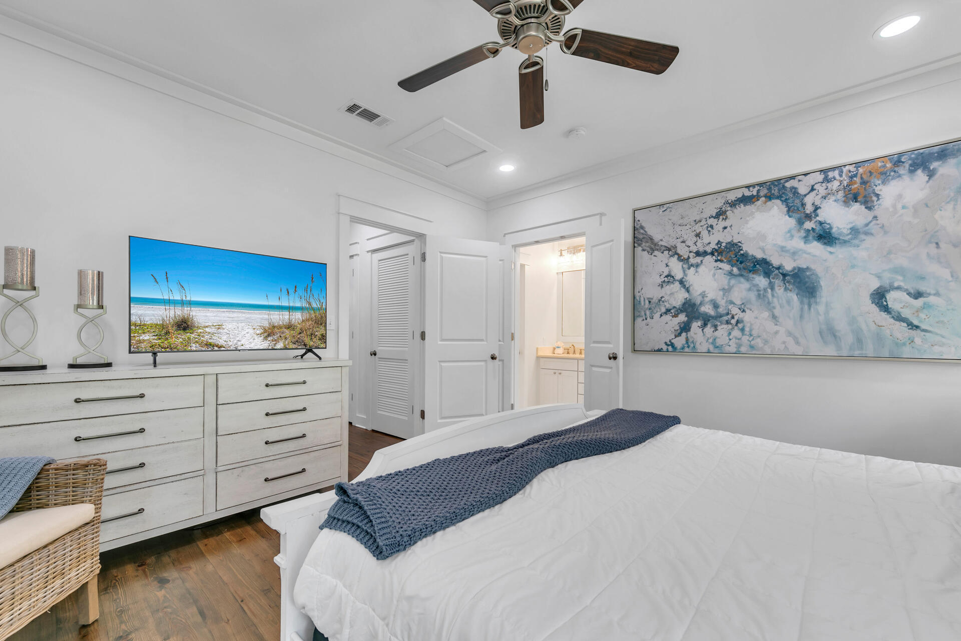 FOREST LAKES - Residential