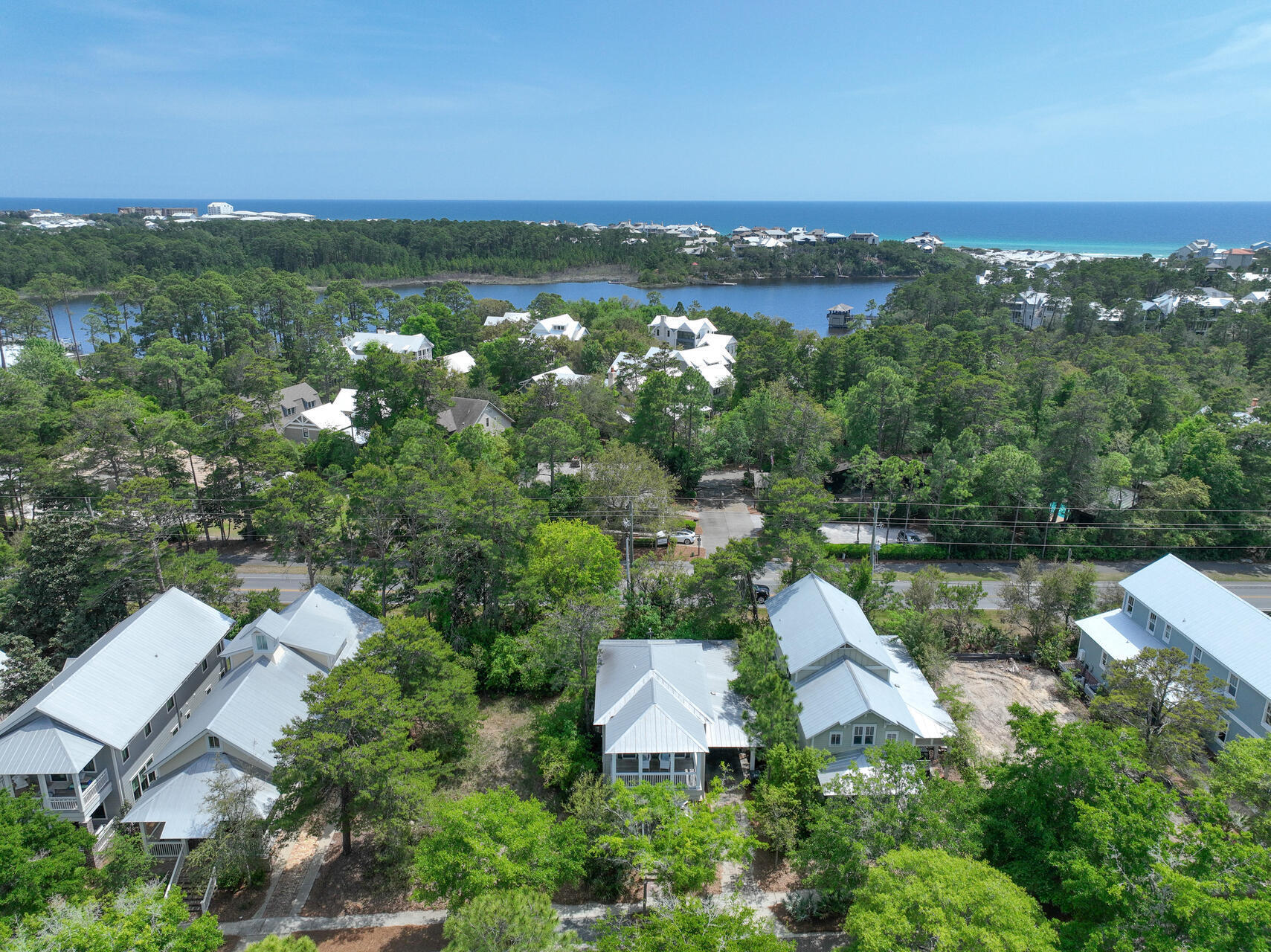 FOREST LAKES - Residential