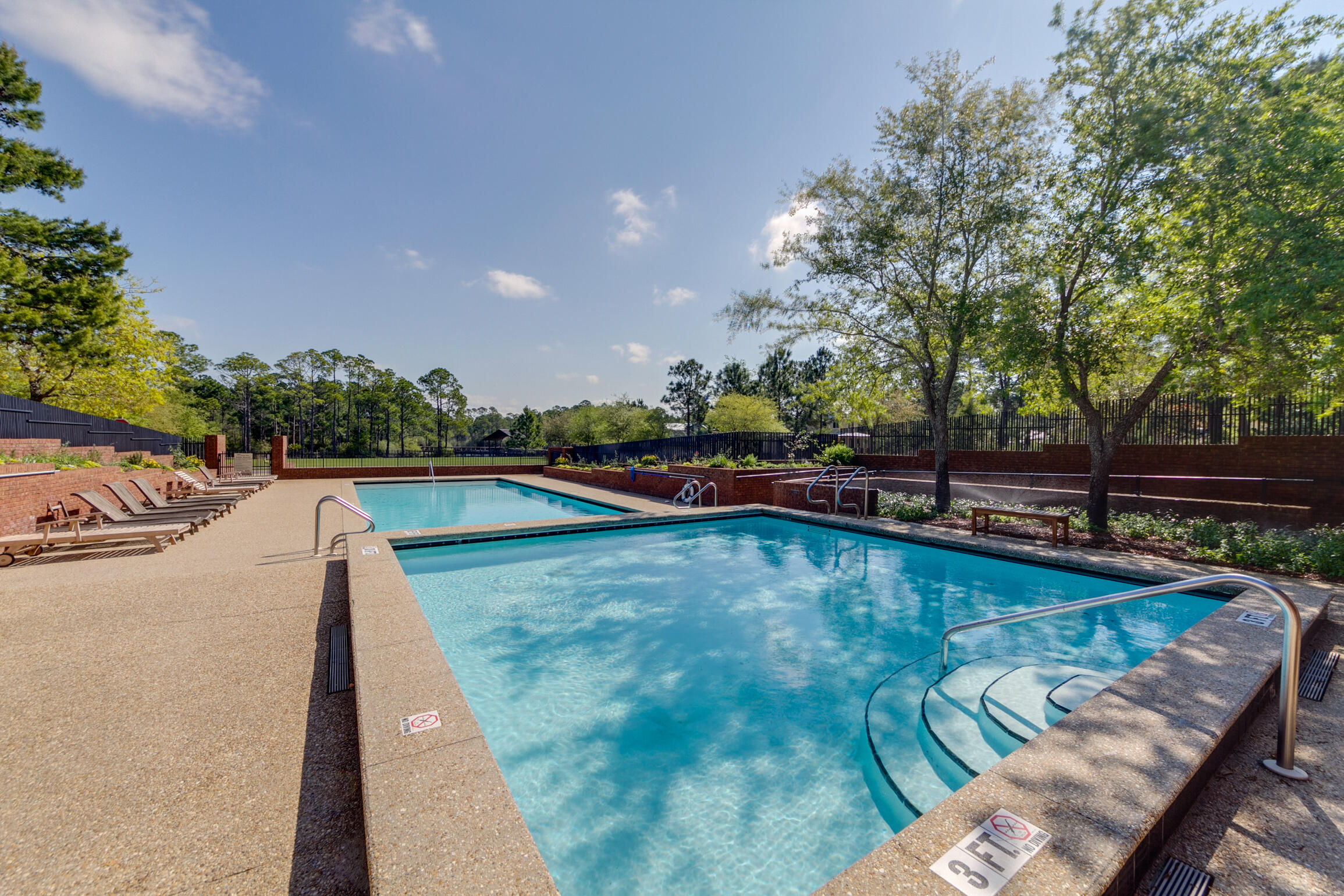 FOREST LAKES - Residential