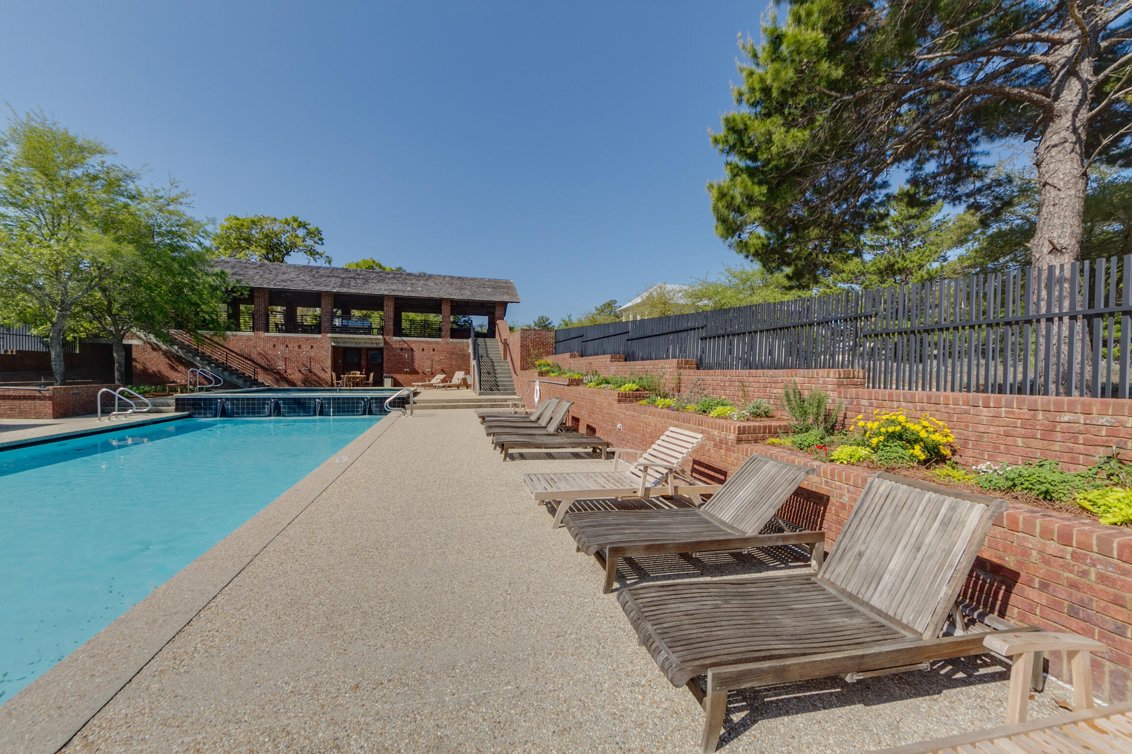 FOREST LAKES - Residential