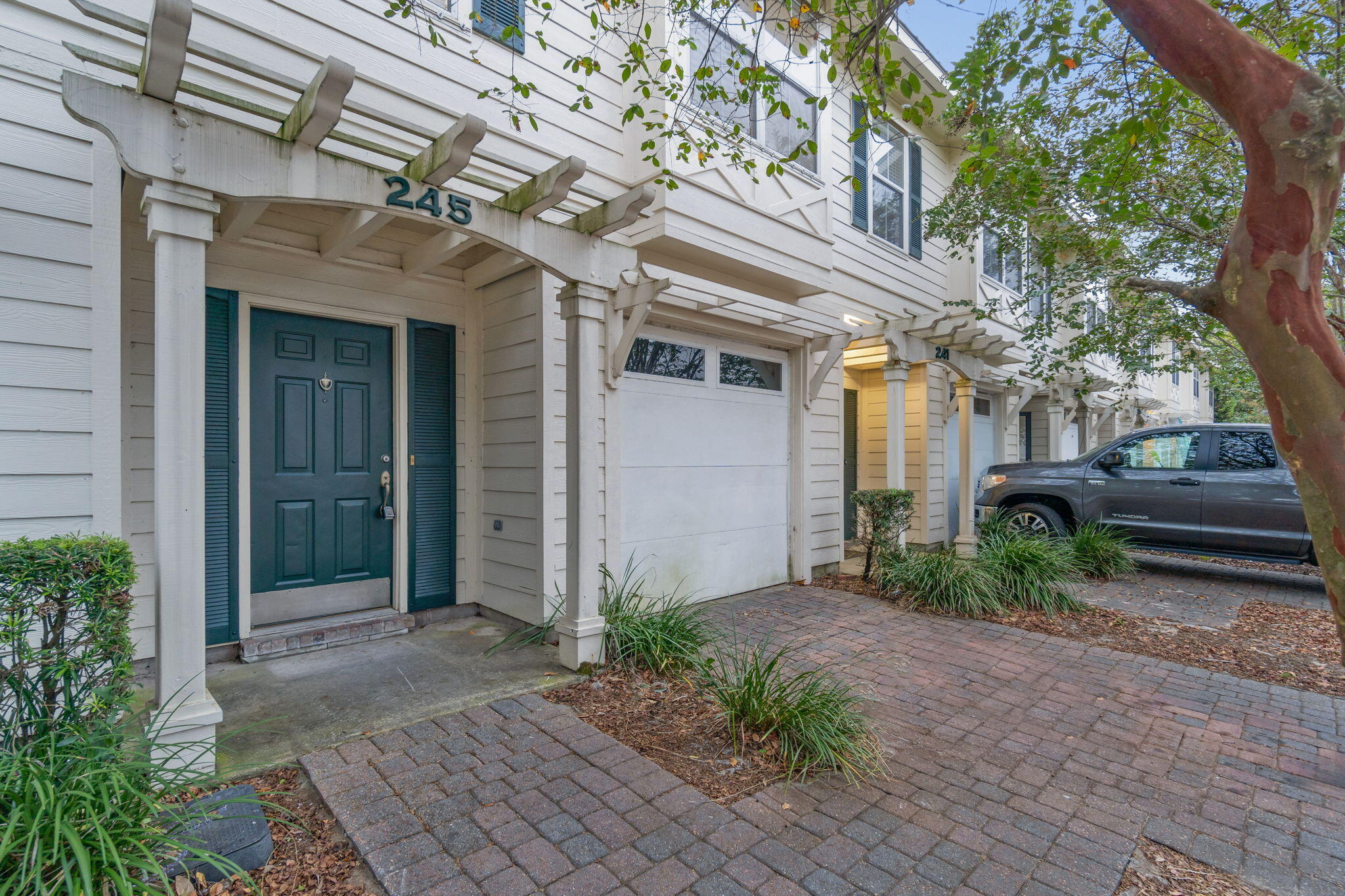 OLD BAY VILLAGE TOWNHOMES - Residential Lease