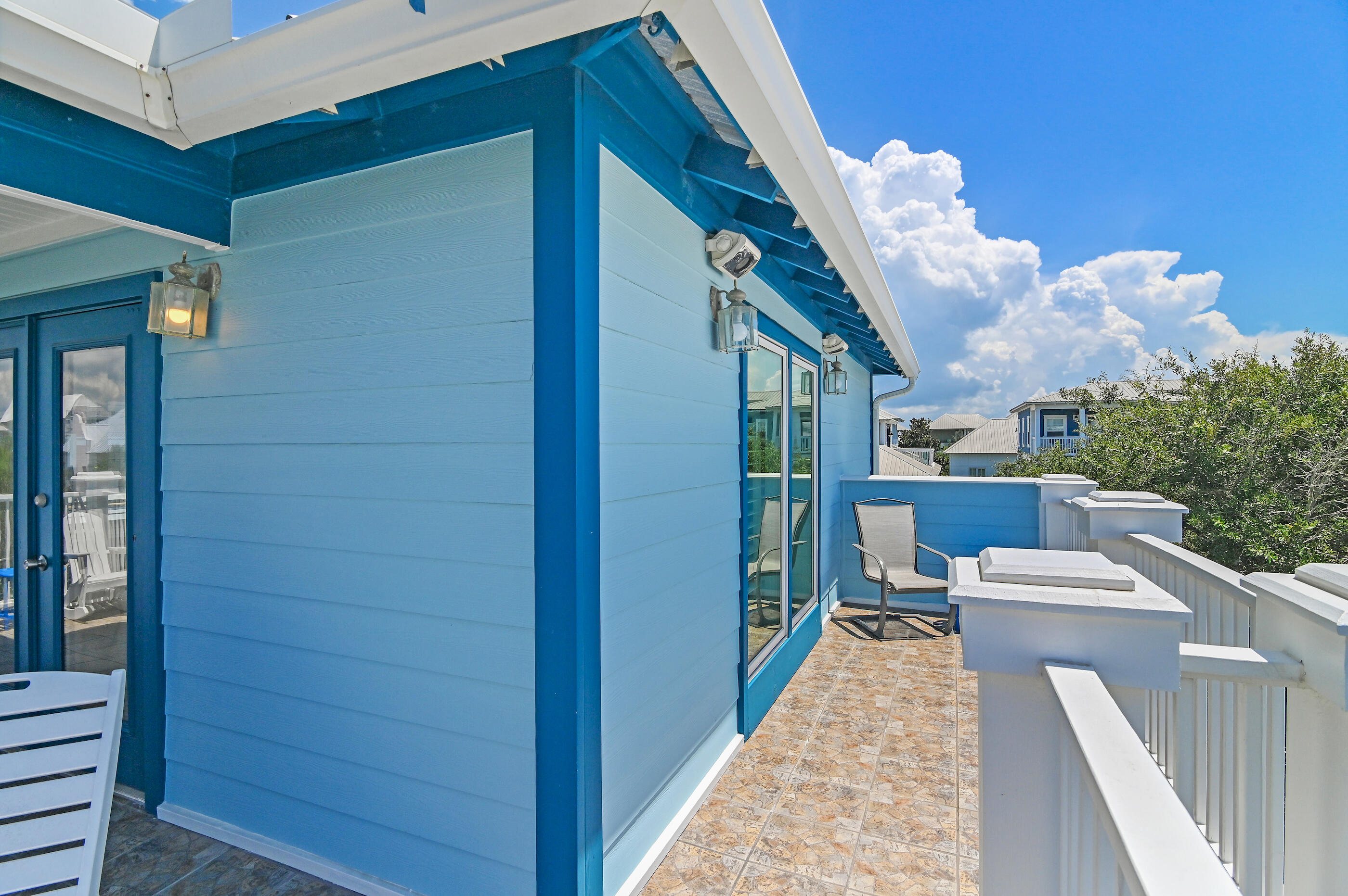 SUMMER'S EDGE - Residential