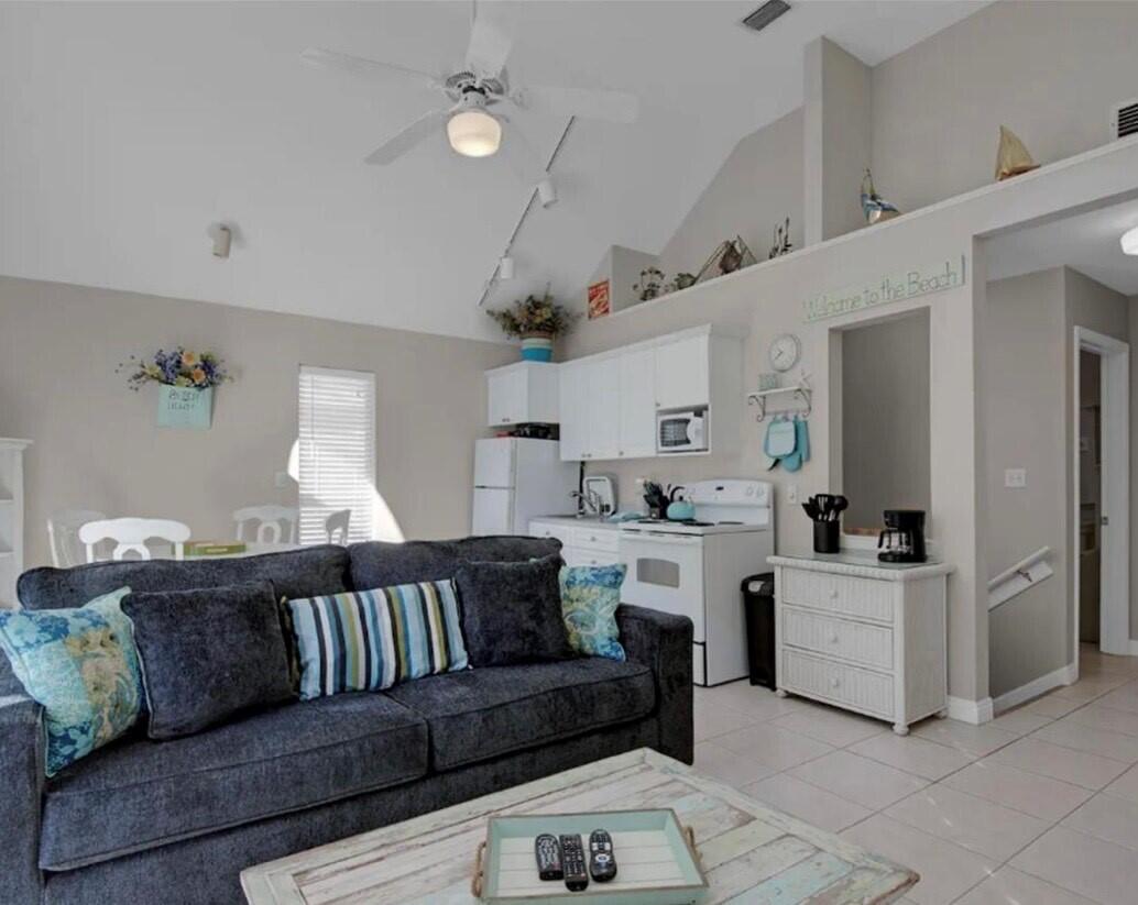 NANTUCKET COTTAGES - Residential