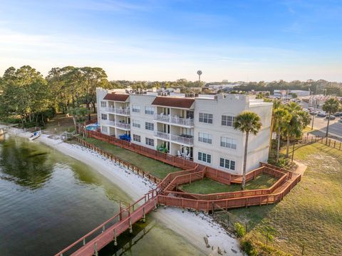 A home in Fort Walton Beach