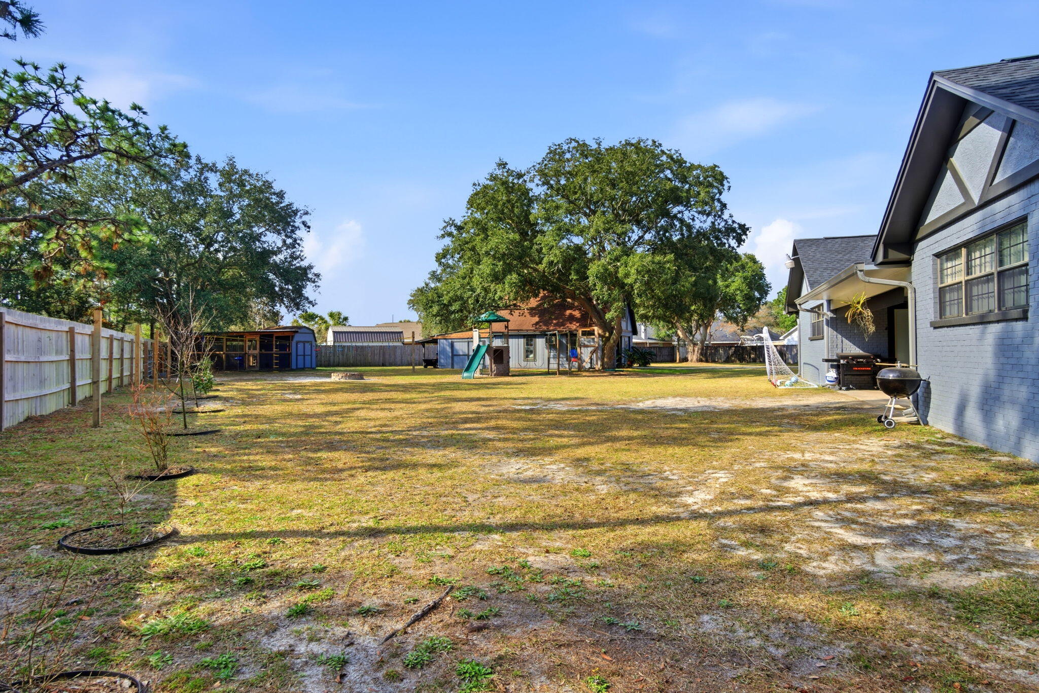 HOLLEY BY THE SEA - Residential