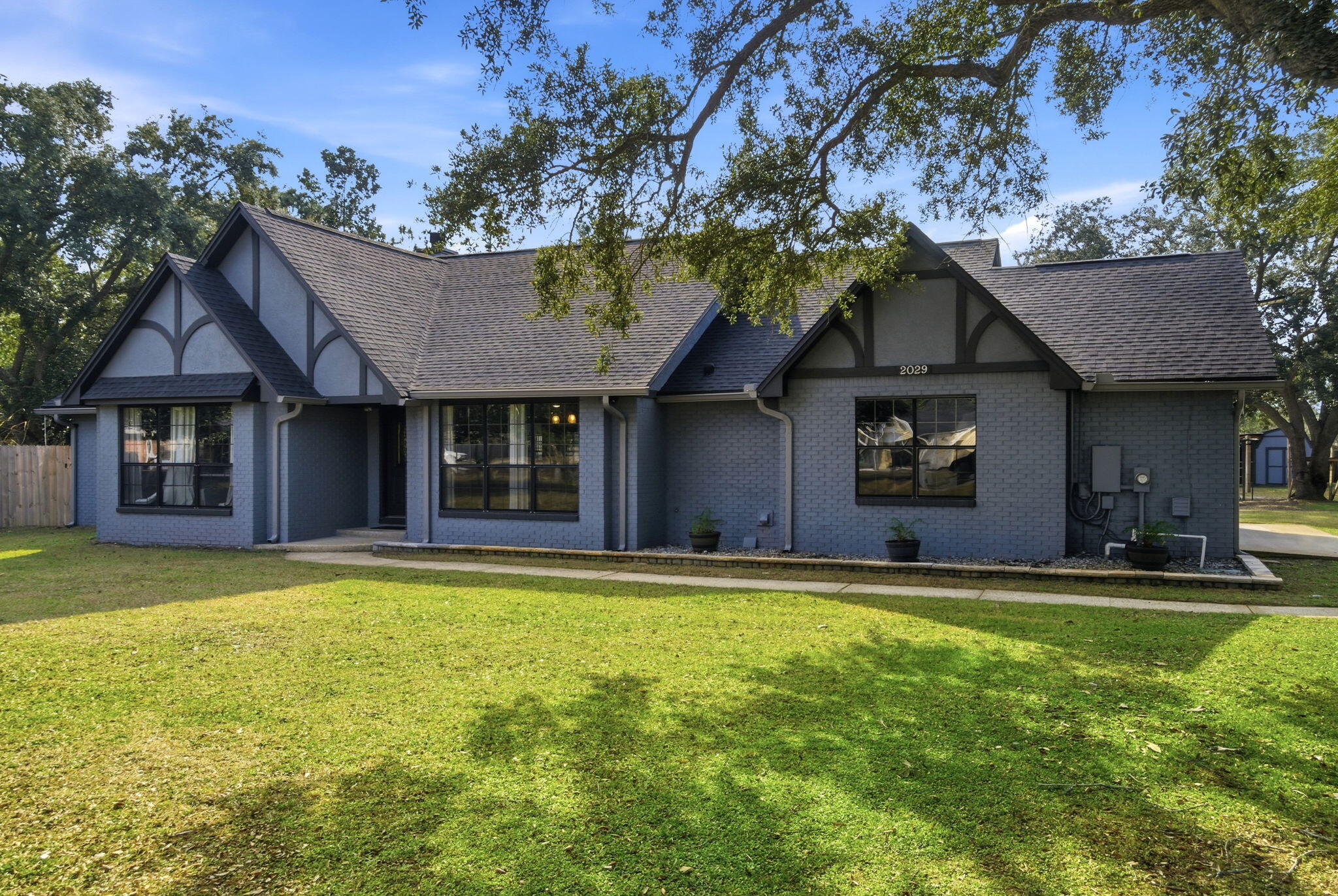 HOLLEY BY THE SEA - Residential