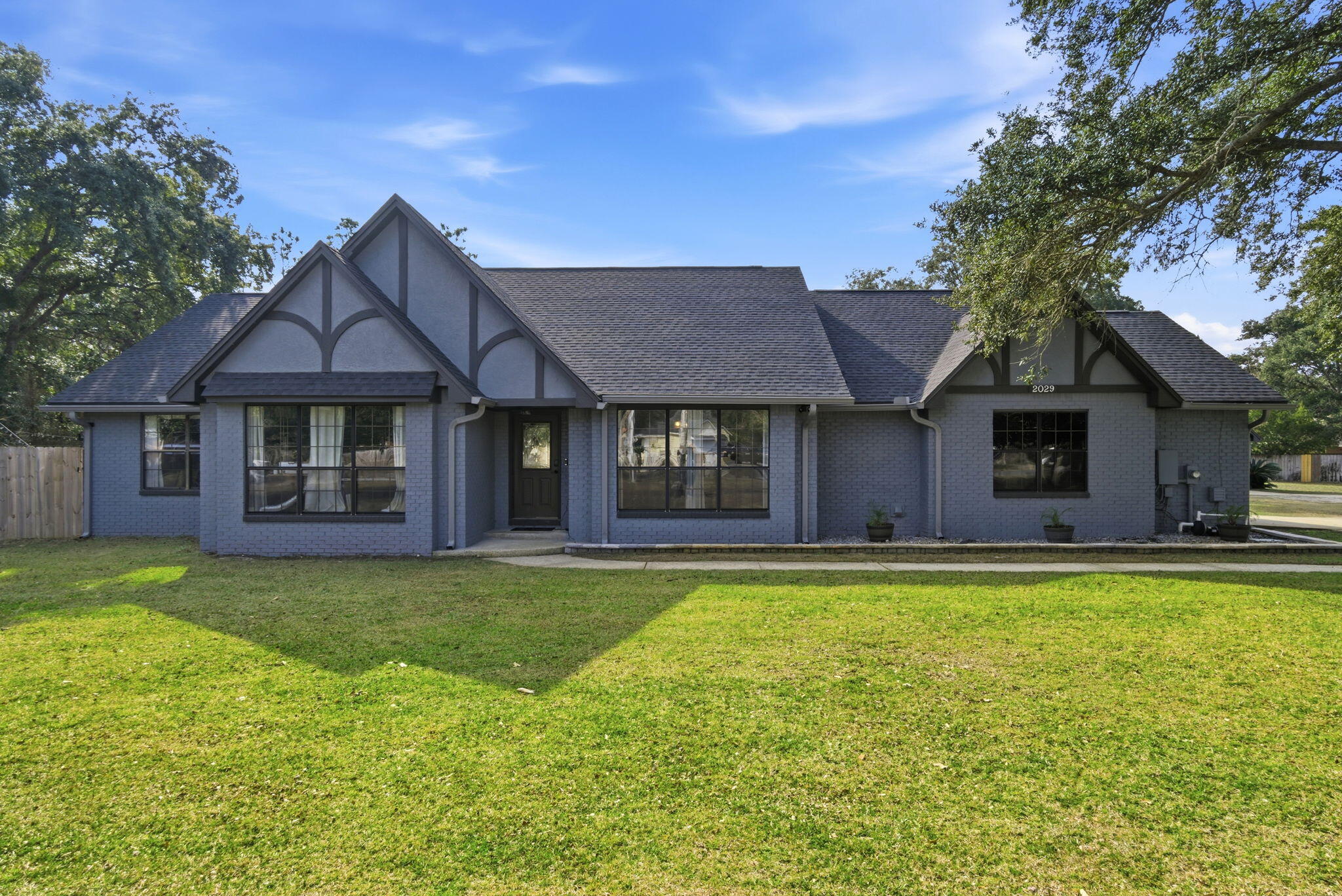 HOLLEY BY THE SEA - Residential