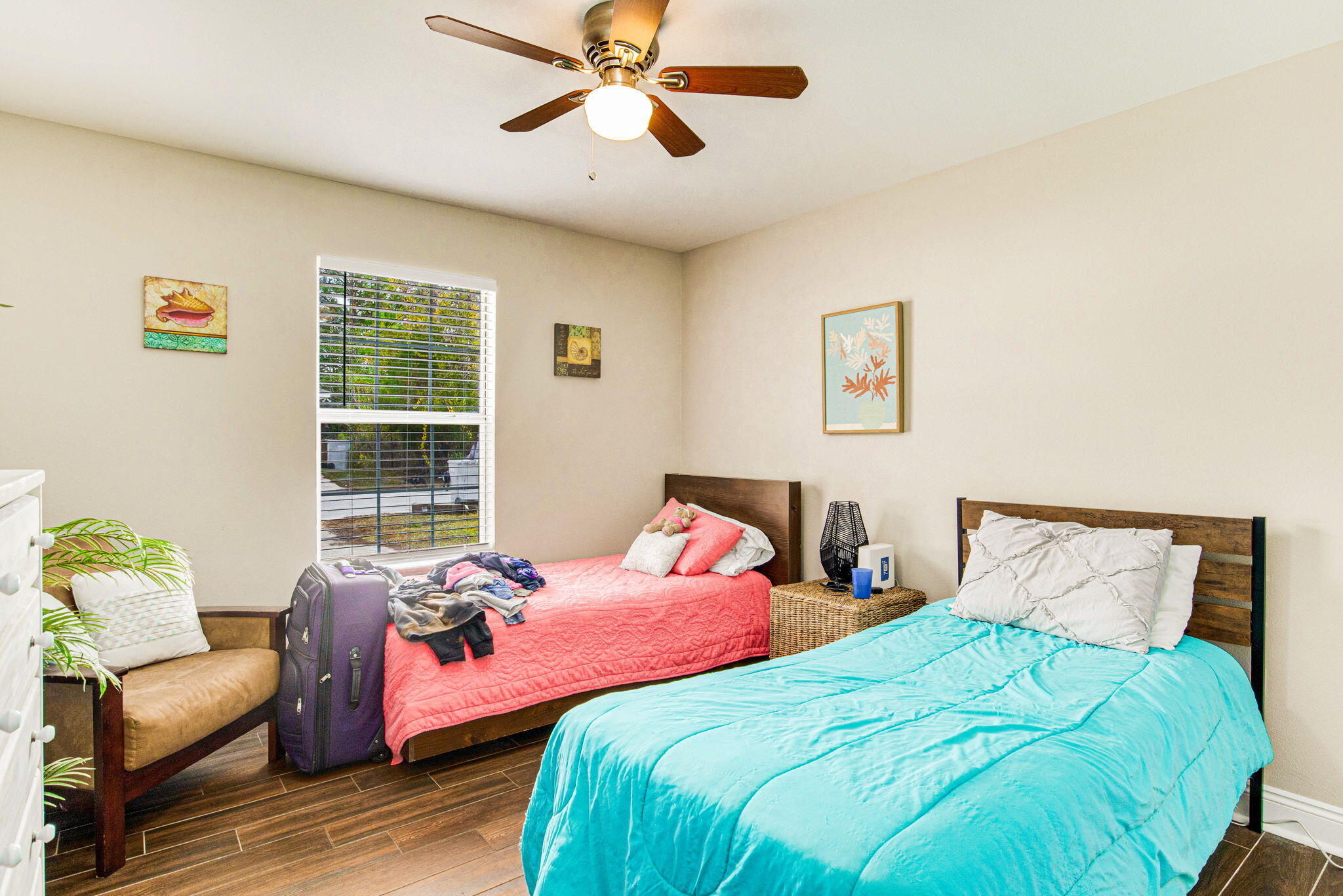 CRESCENT SHORES - Residential