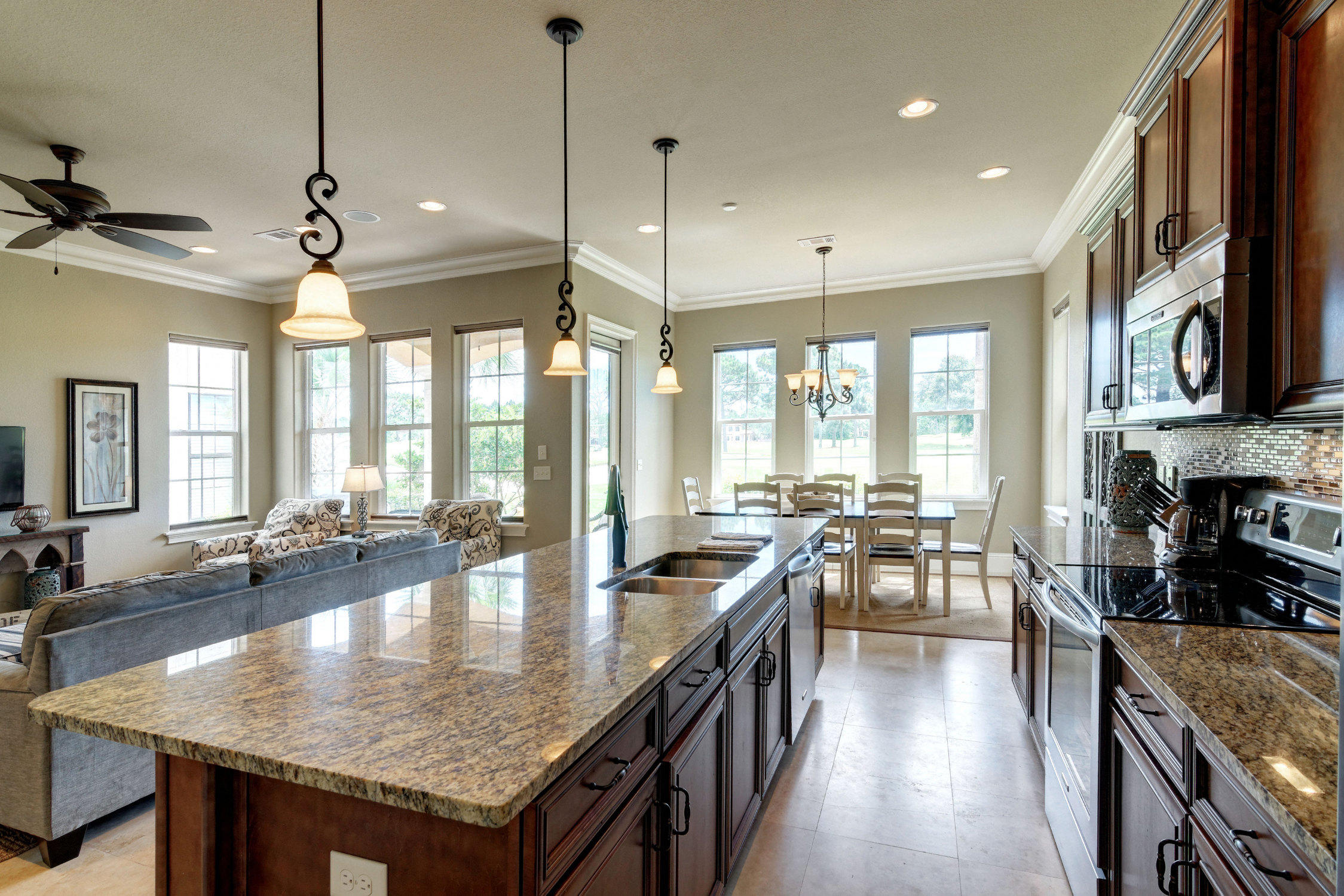 VILLA LAGO - Residential