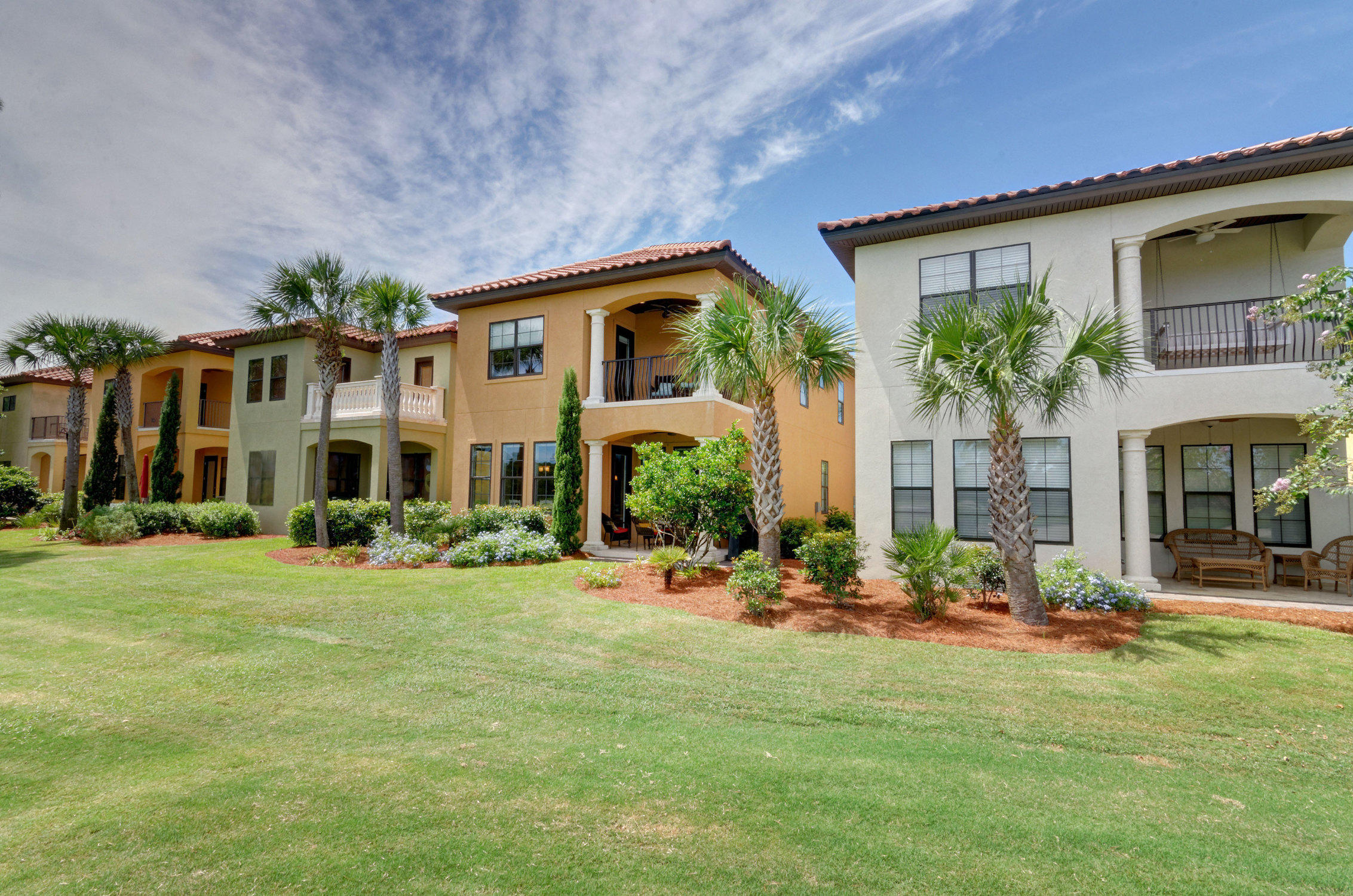 VILLA LAGO - Residential