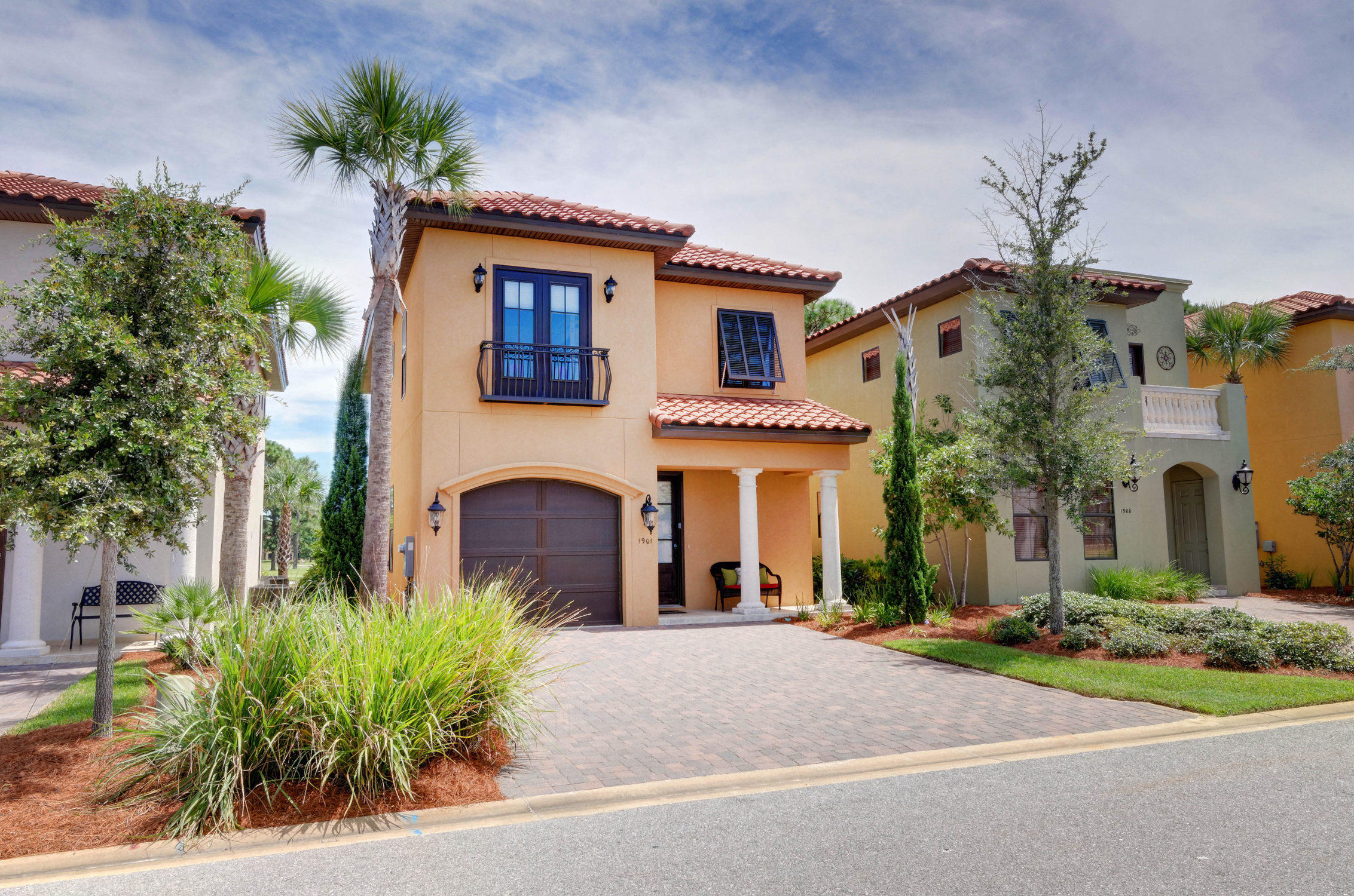 VILLA LAGO - Residential