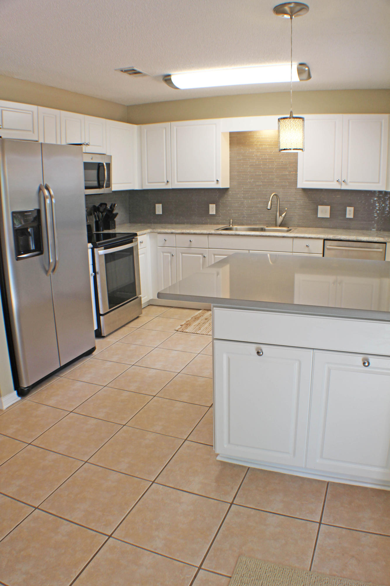 COUNTRYVIEW ESTATES 8TH ADDN - Residential