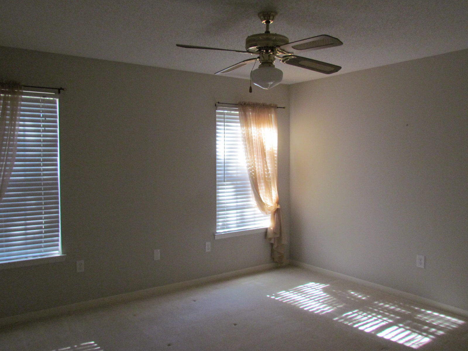 WHITE POINT AC - Residential Lease