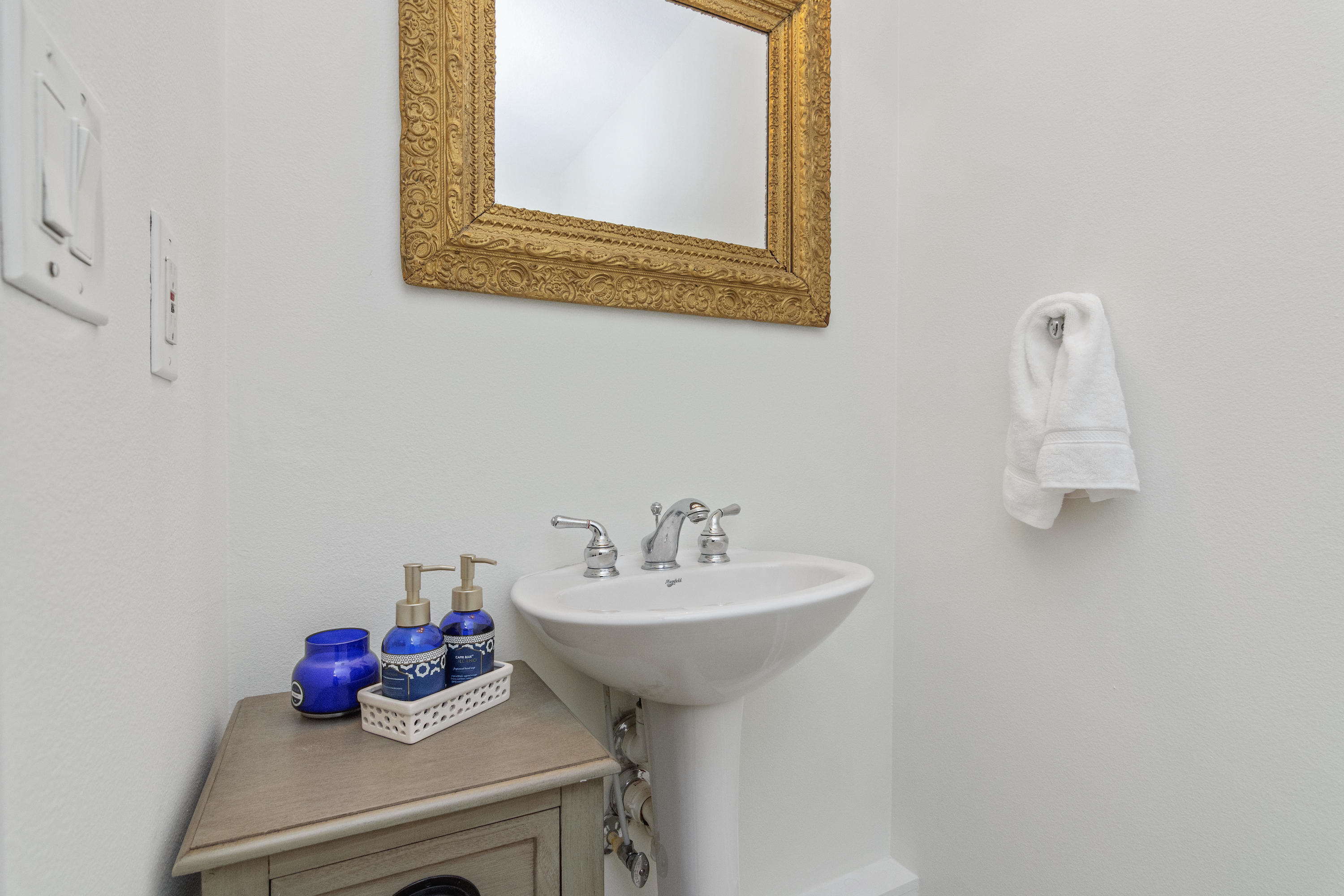 PELICAN BAY - Residential