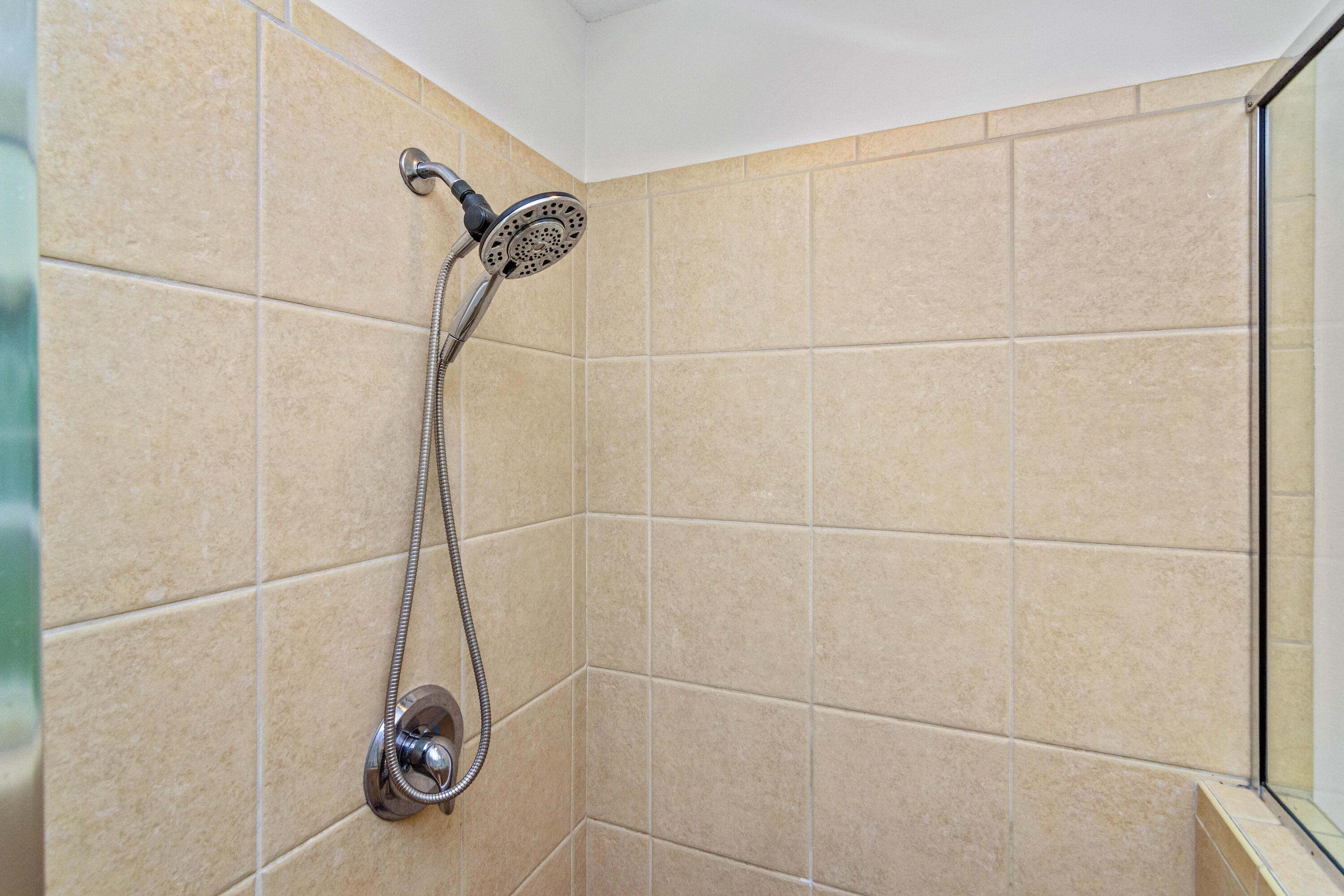 PELICAN BAY - Residential