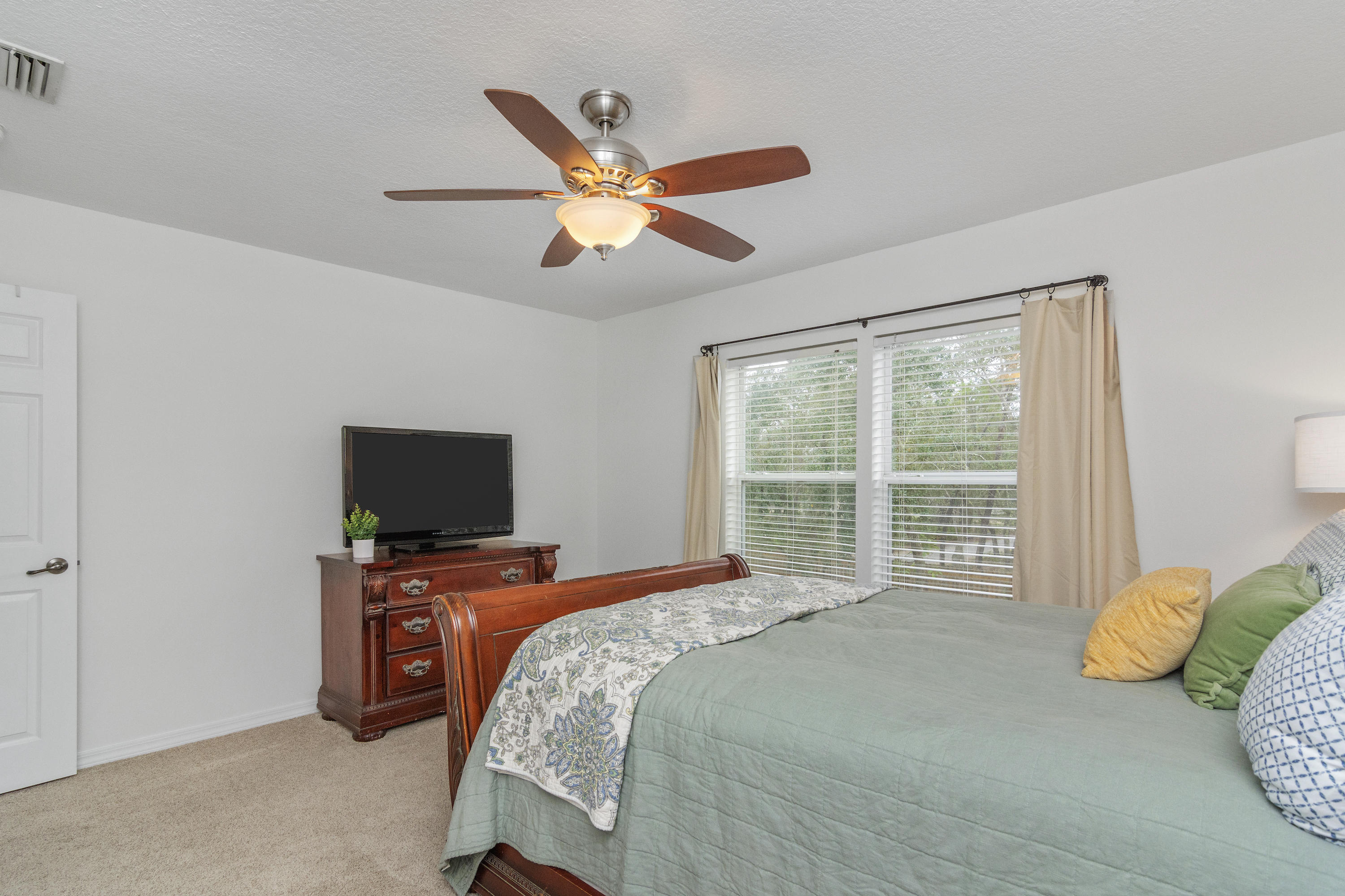 PELICAN BAY - Residential