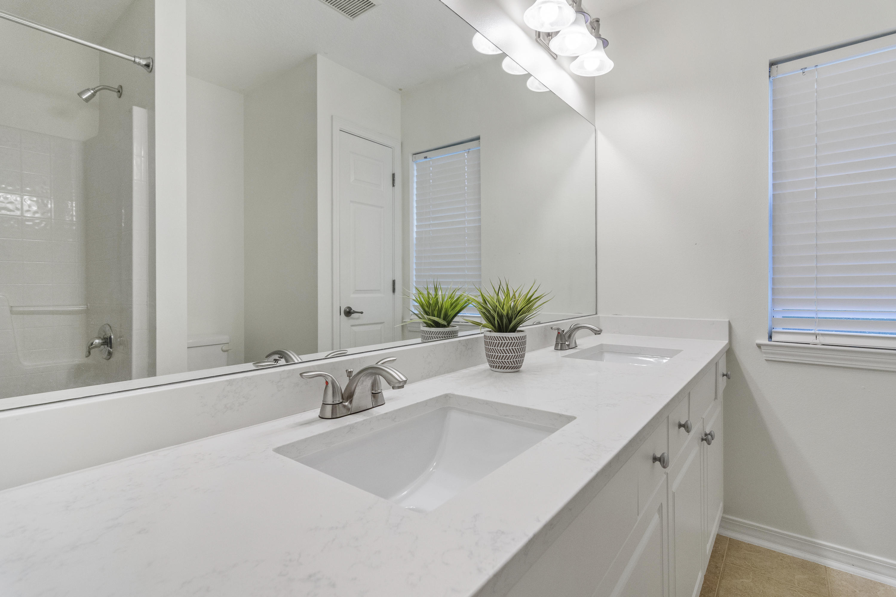 PELICAN BAY - Residential