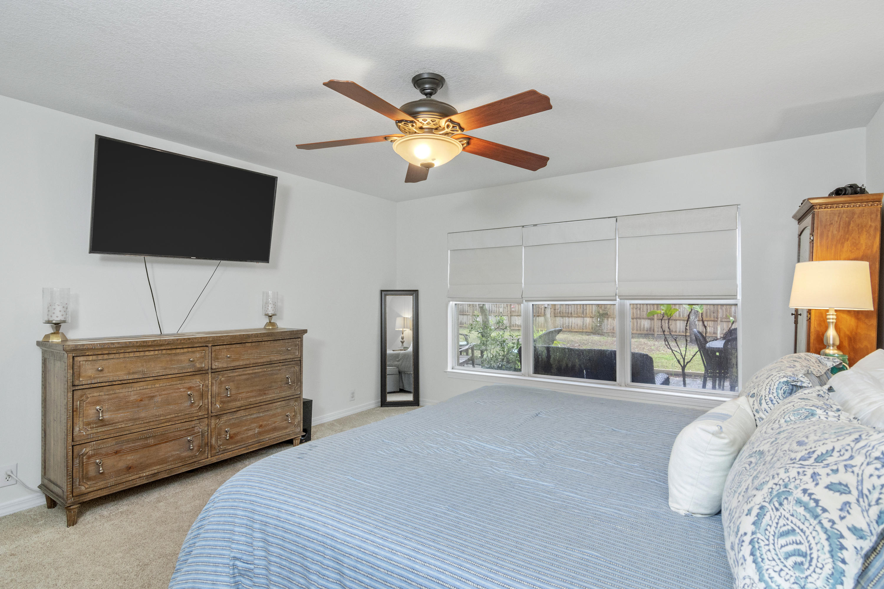 PELICAN BAY - Residential