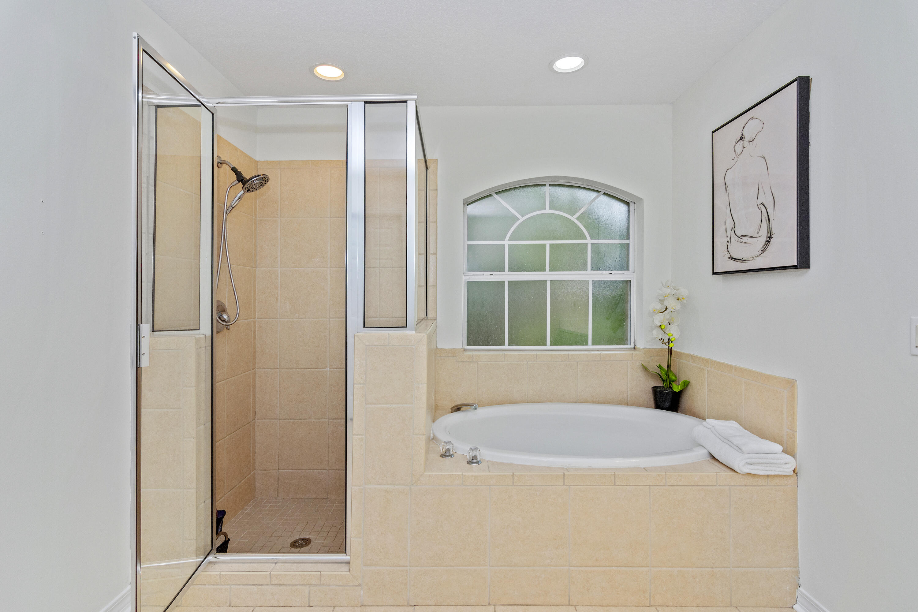 PELICAN BAY - Residential