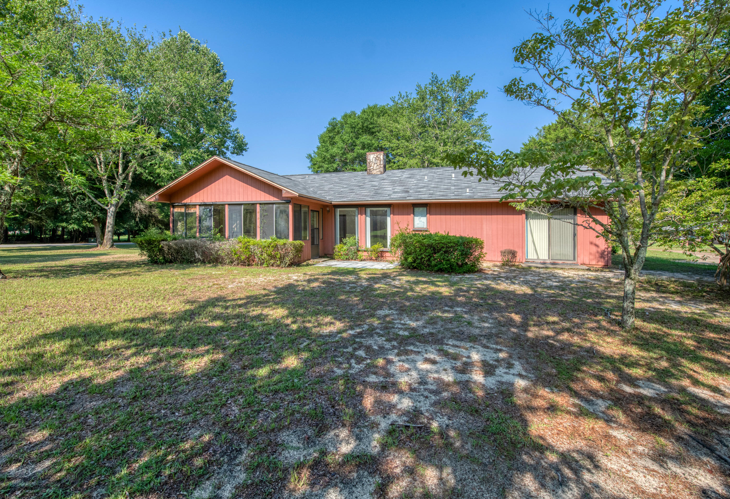 ROCKY BAYOU CC EST #1 LOT 24 BLK A - Residential