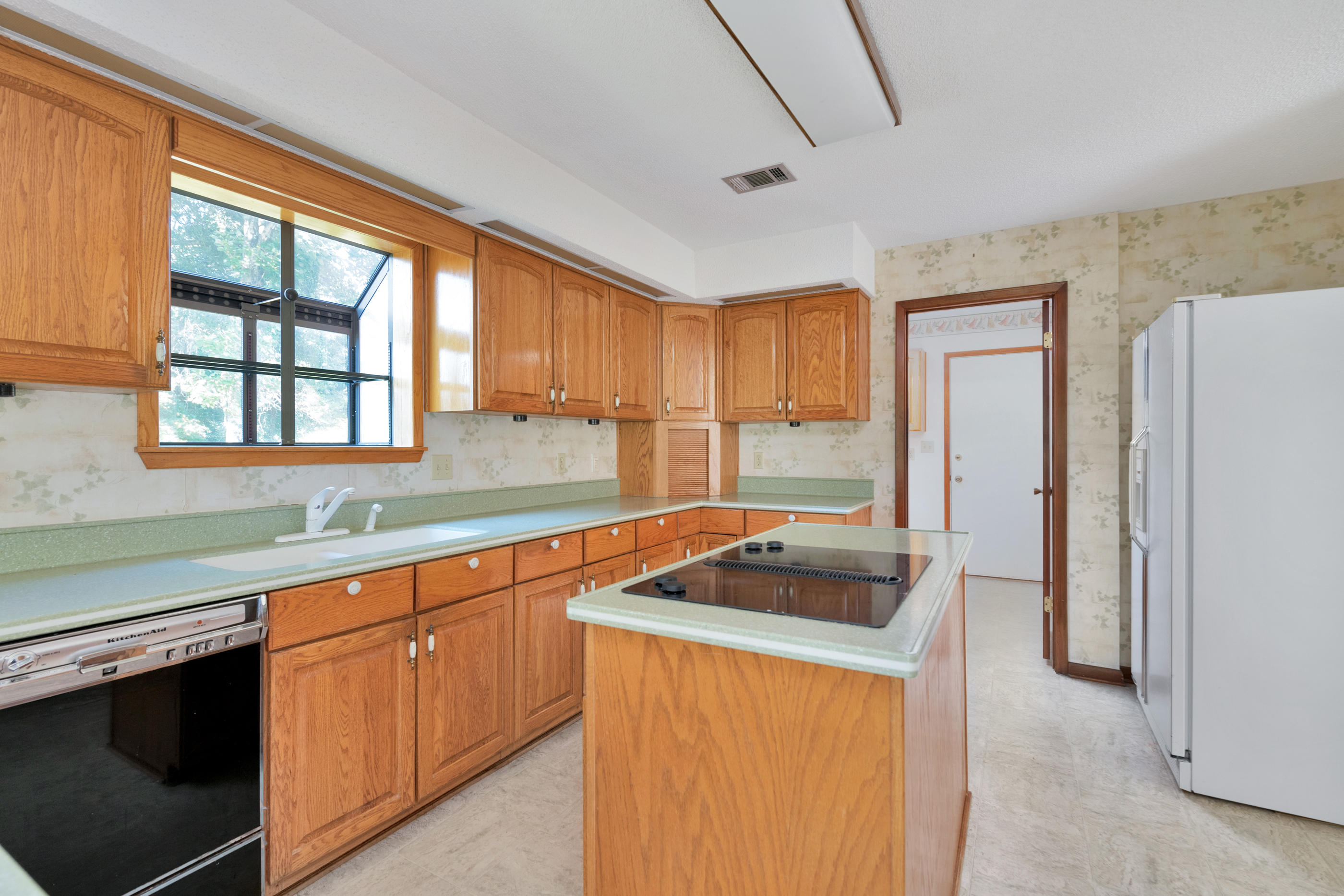 ROCKY BAYOU CC EST #1 LOT 24 BLK A - Residential