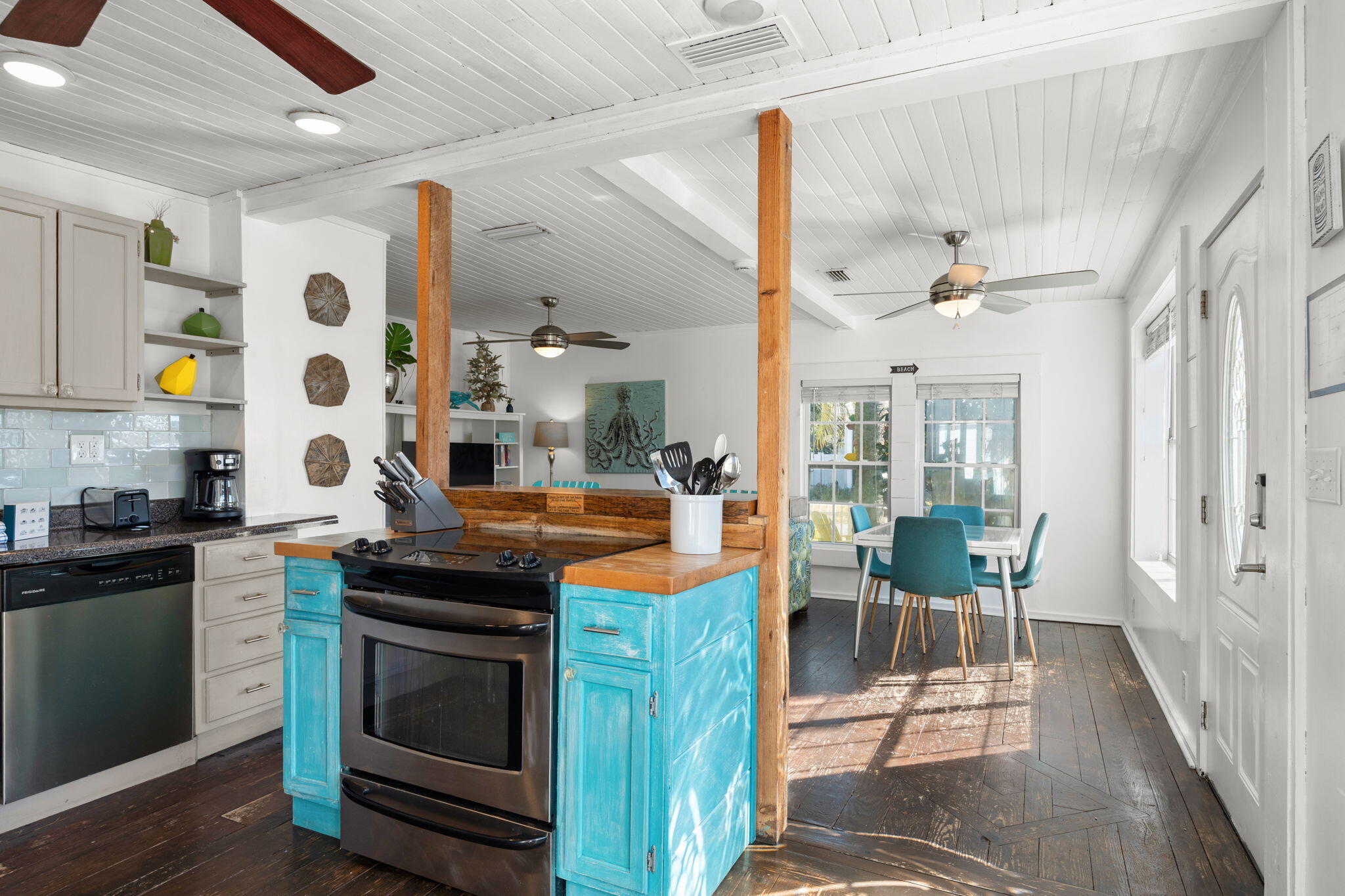 LAGUNA BEACH - Residential