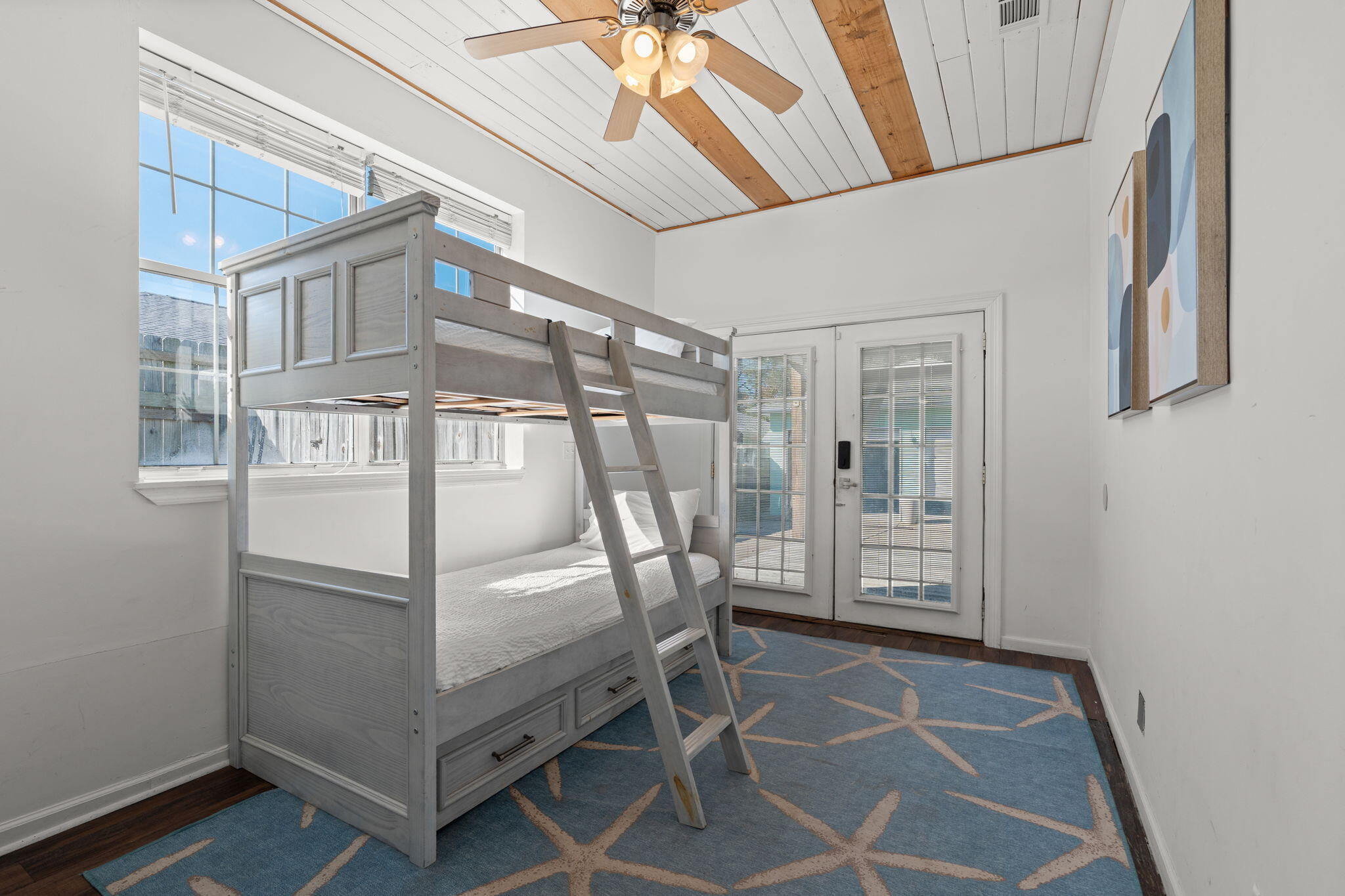 LAGUNA BEACH - Residential