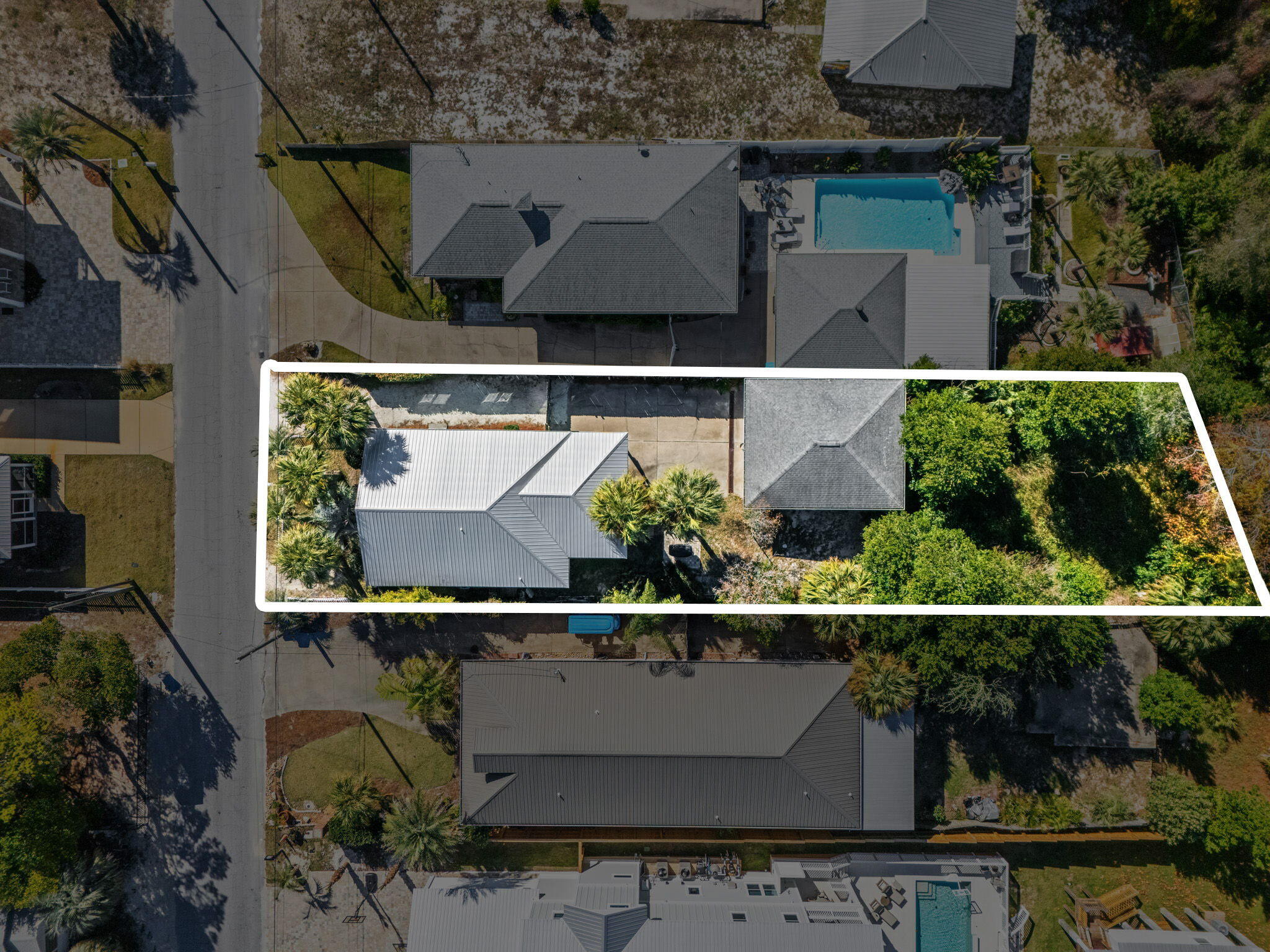 LAGUNA BEACH - Residential