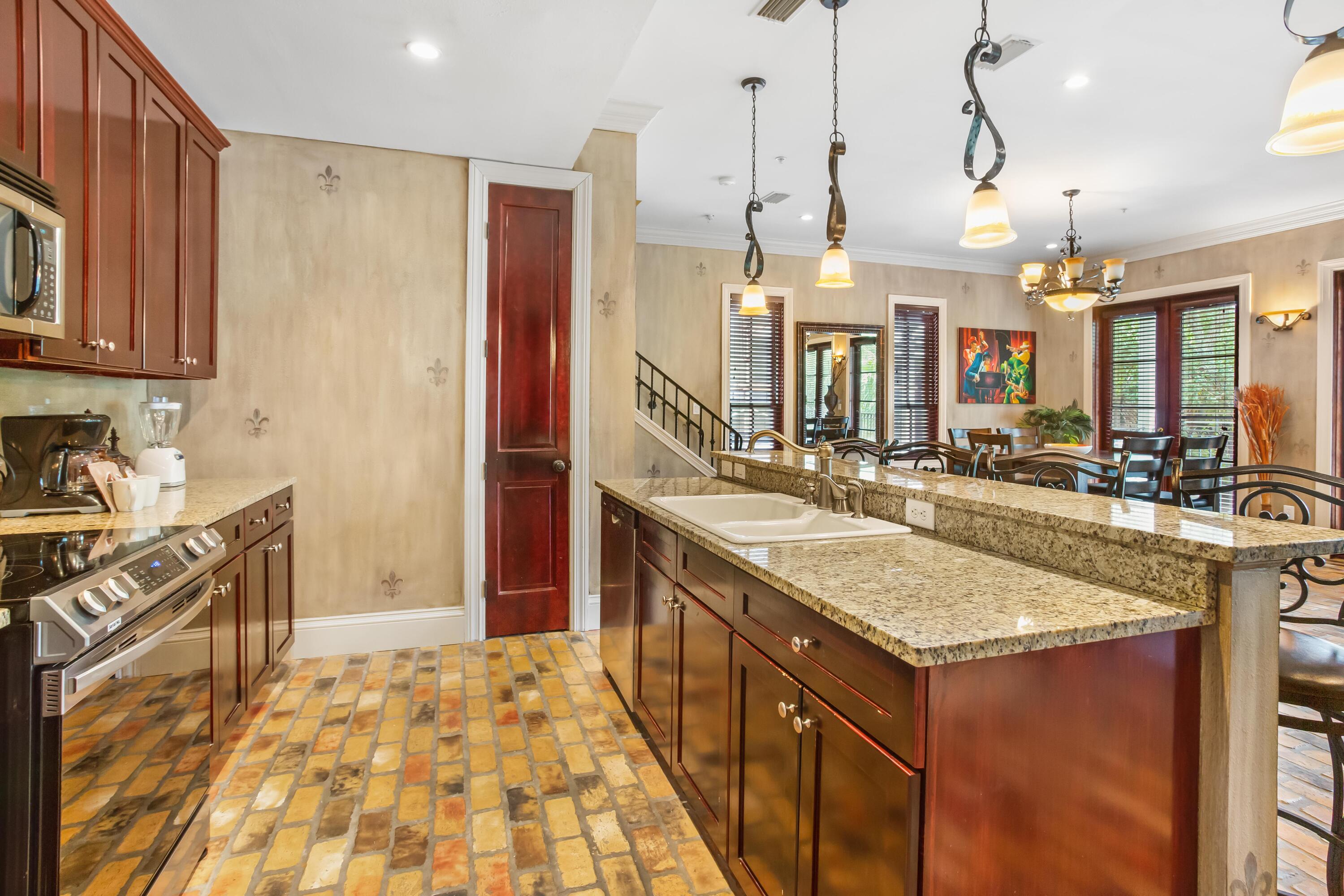 FISHERMAN'S VILLAGE - Residential