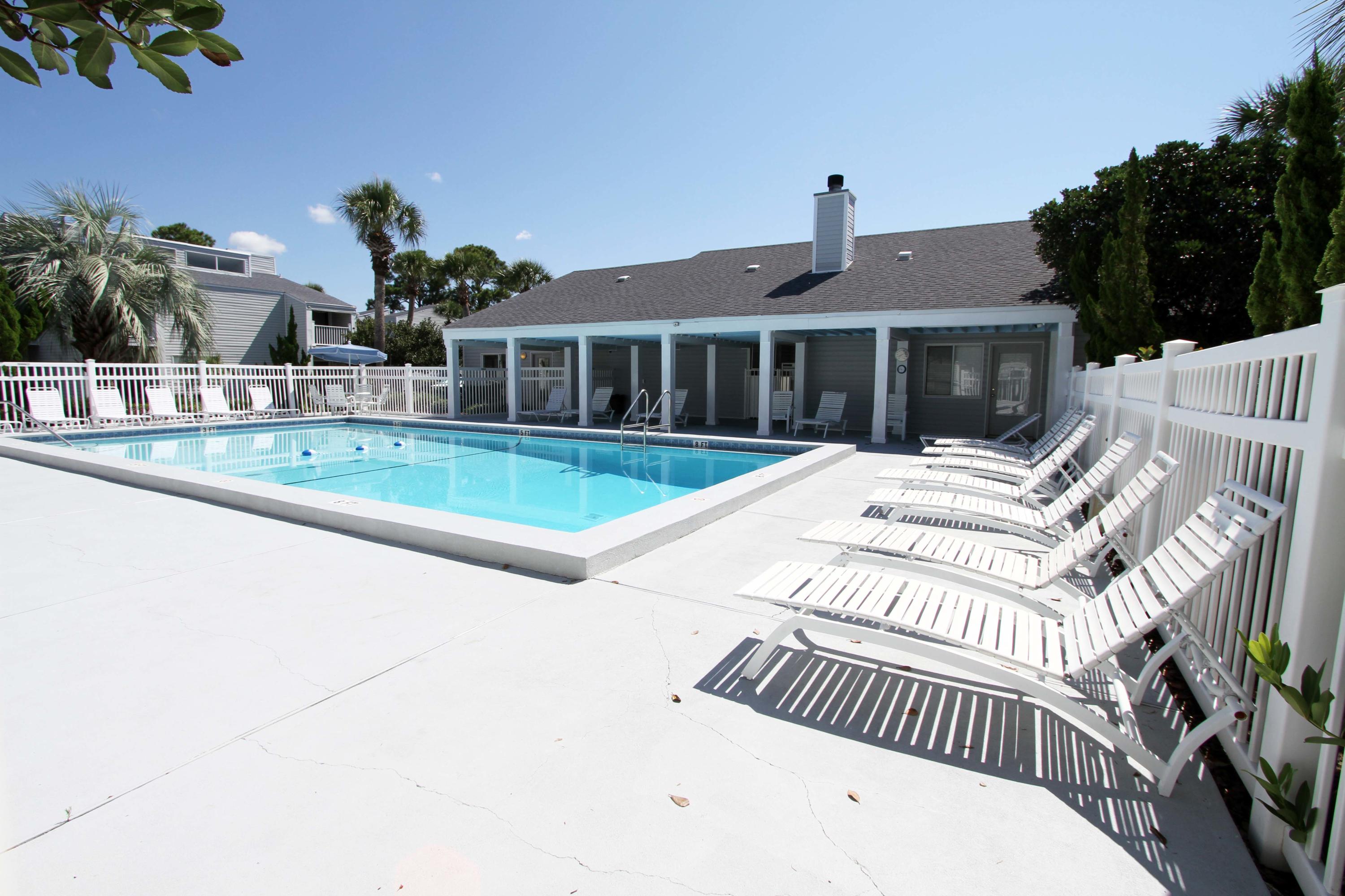 FINISTERRA CONDO - Residential