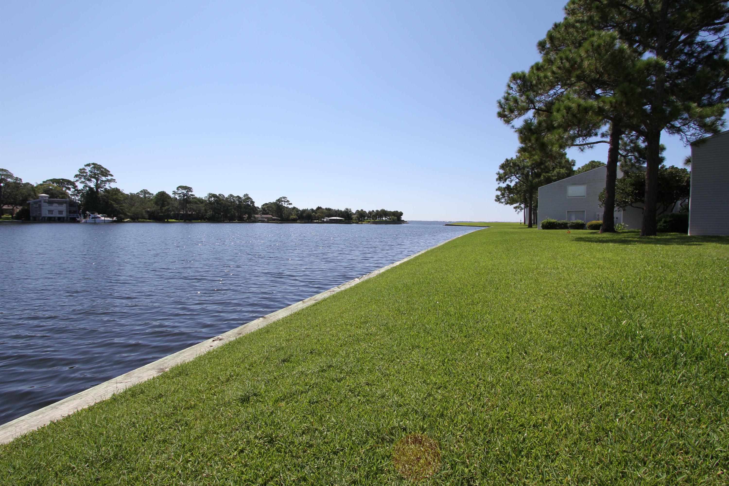 FINISTERRA CONDO - Residential