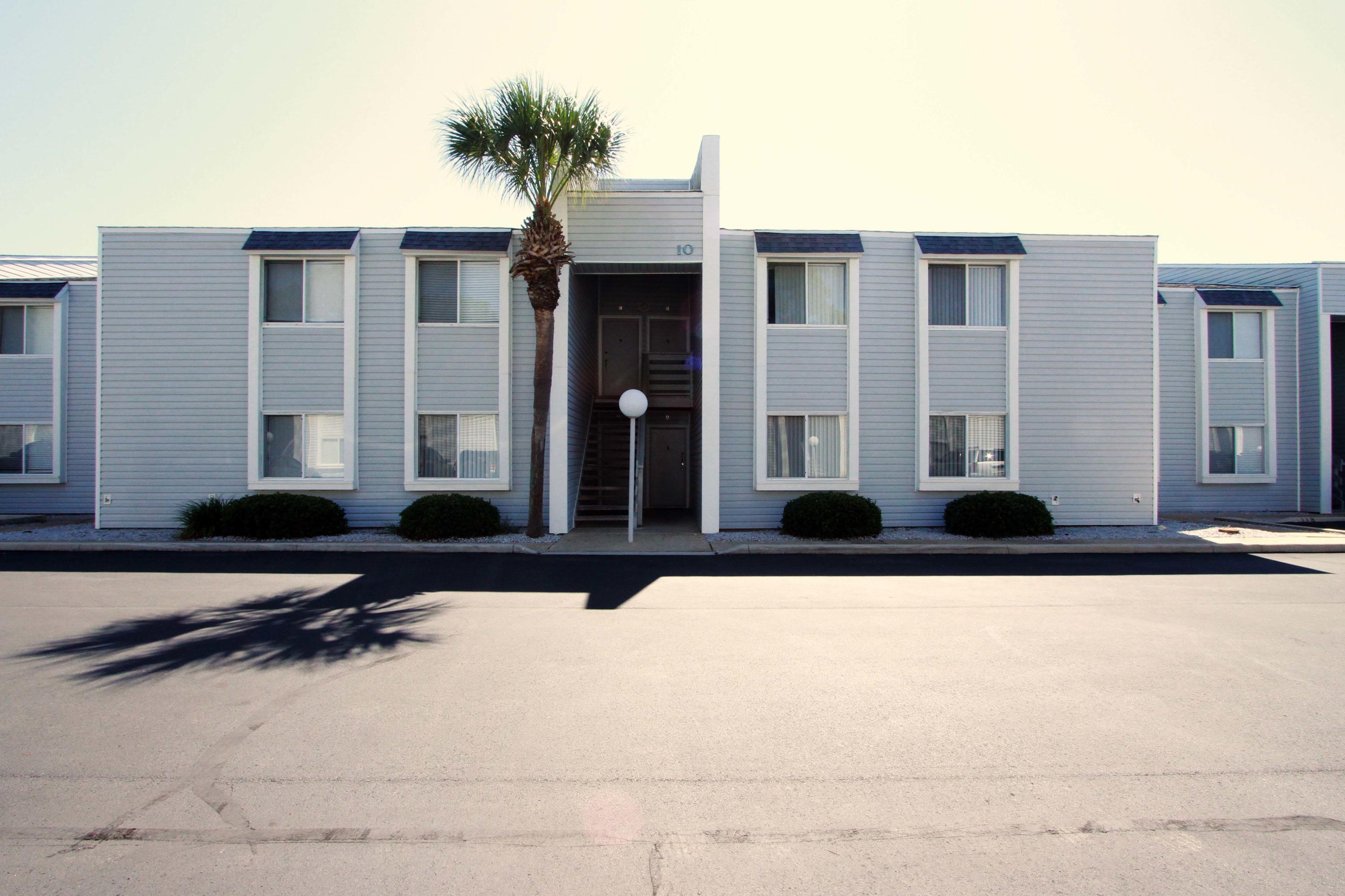 FINISTERRA CONDO - Residential